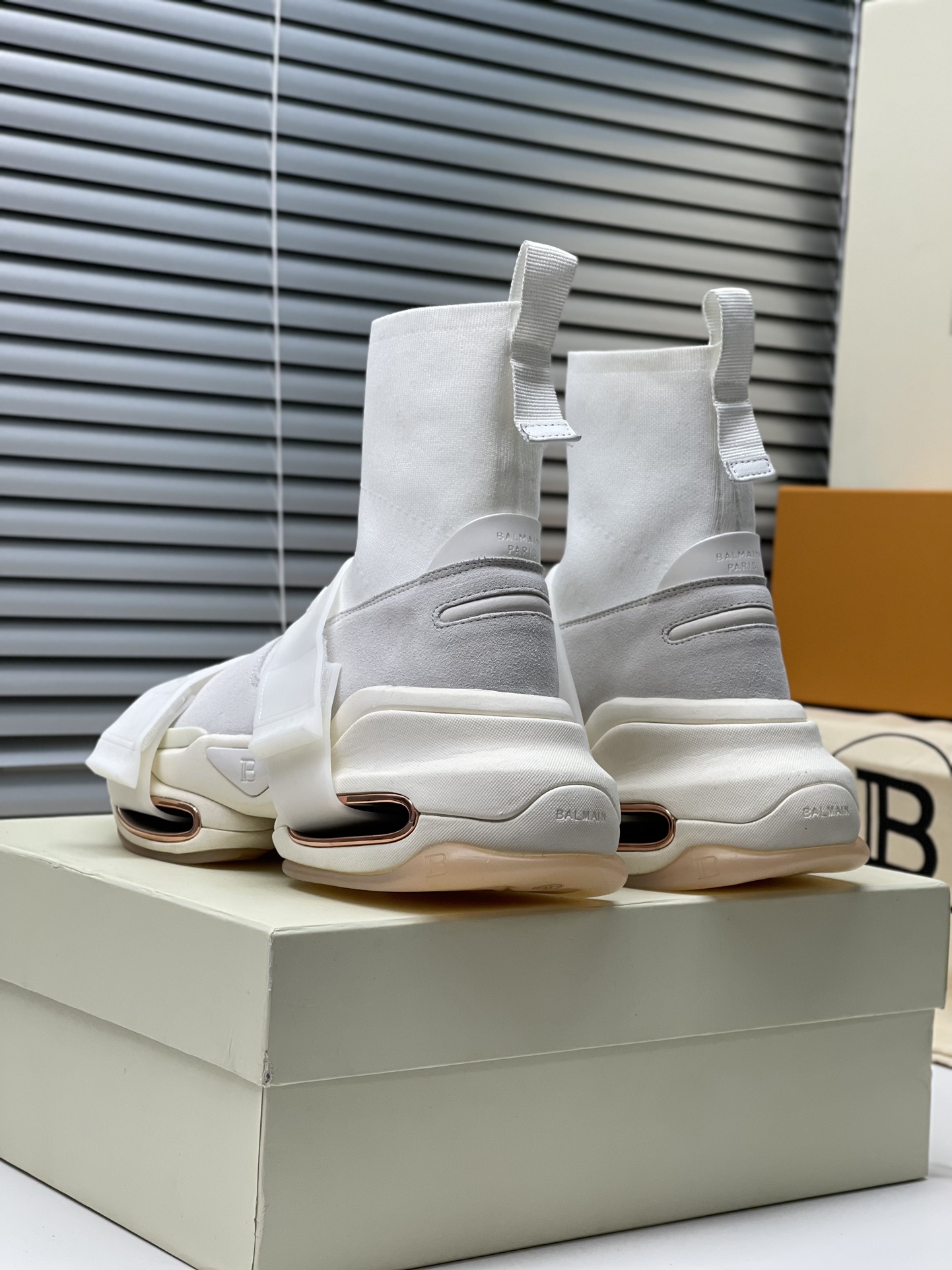 Balmain’s Top 2023 Edition: Super-Cool Shoes for Modern Fashionistas - 图片 7
