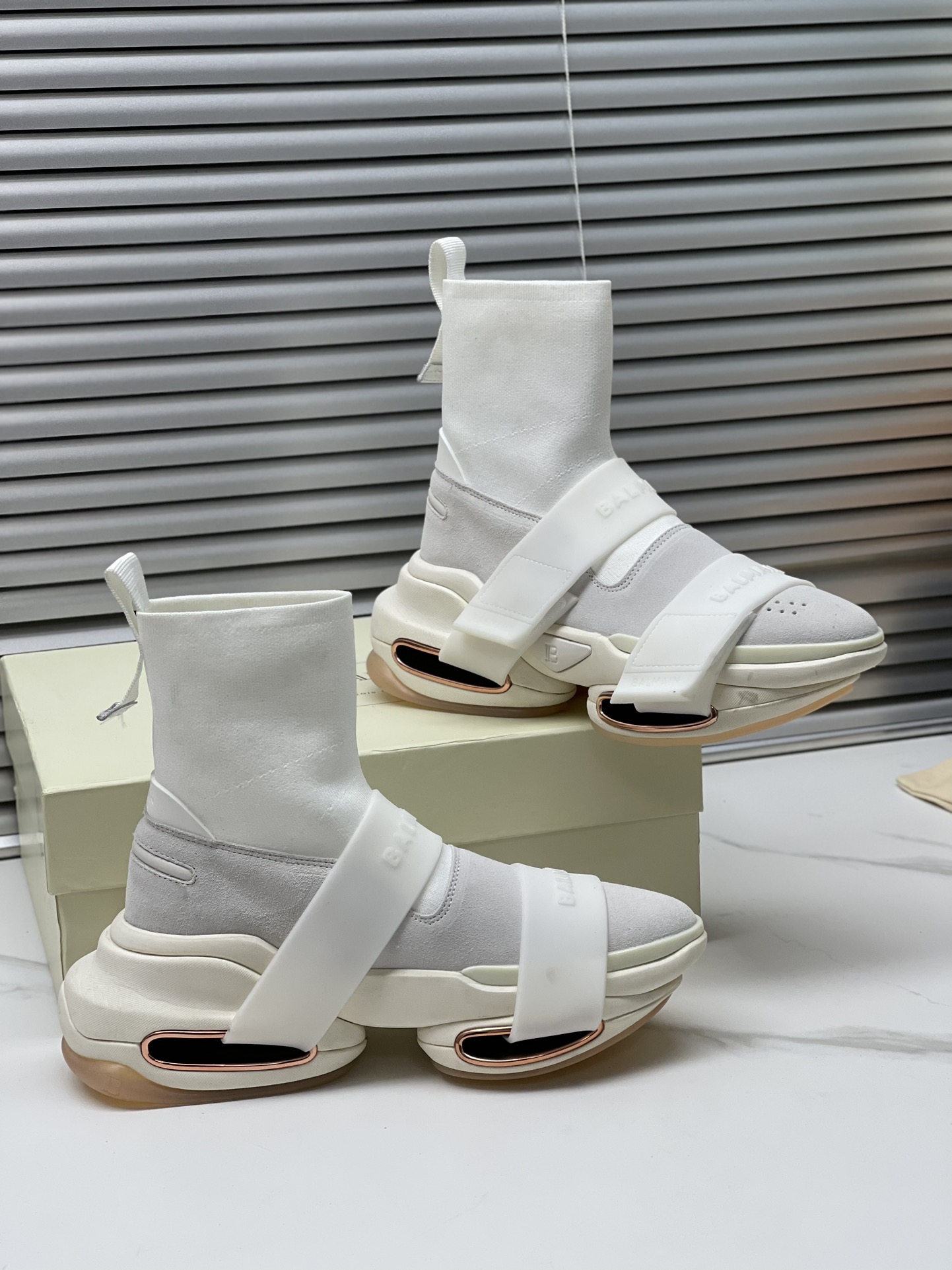 Balmain’s Top 2023 Edition: Super-Cool Shoes for Modern Fashionistas - 图片 8