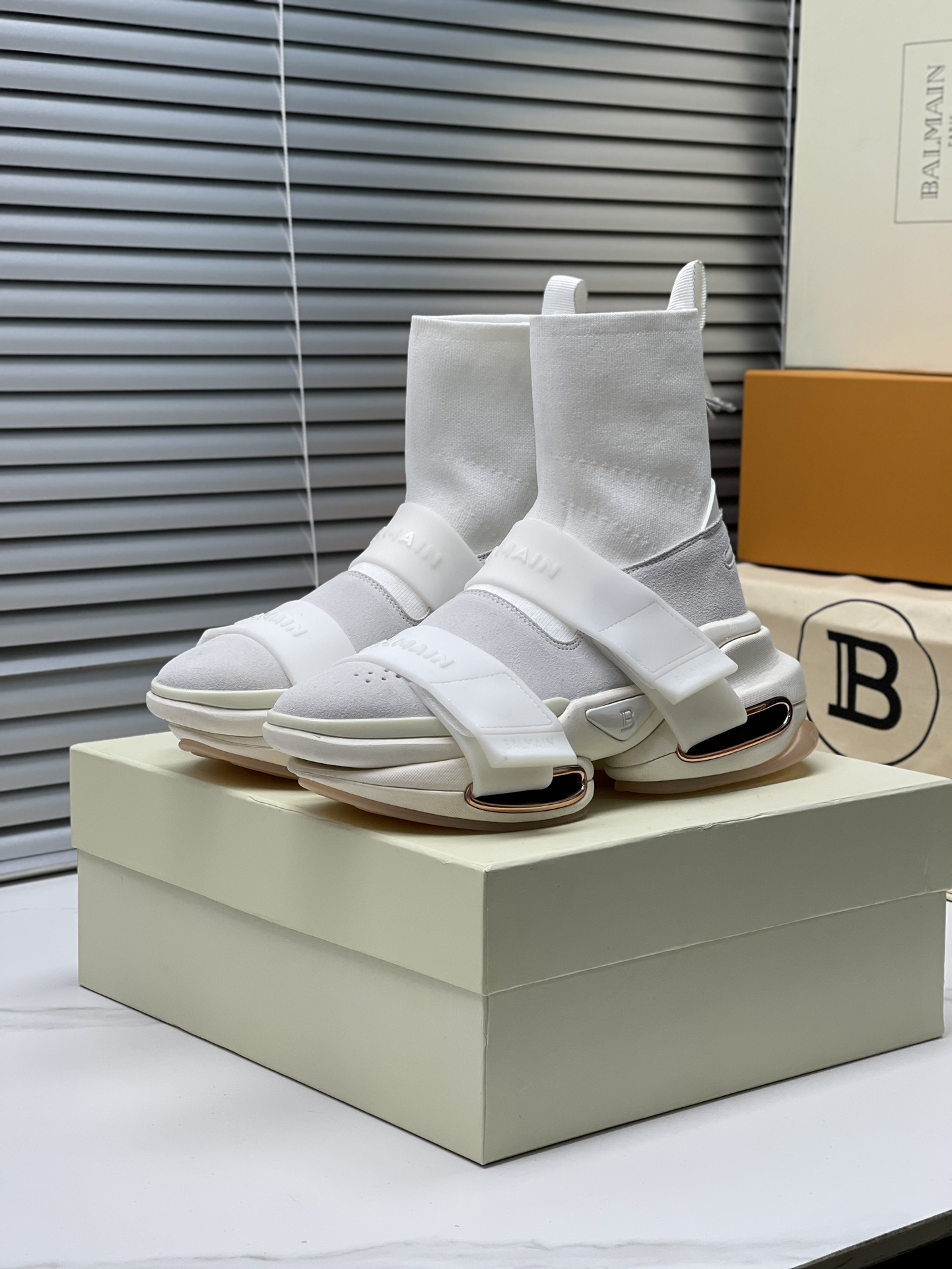 Balmain’s Top 2023 Edition: Super-Cool Shoes for Modern Fashionistas
