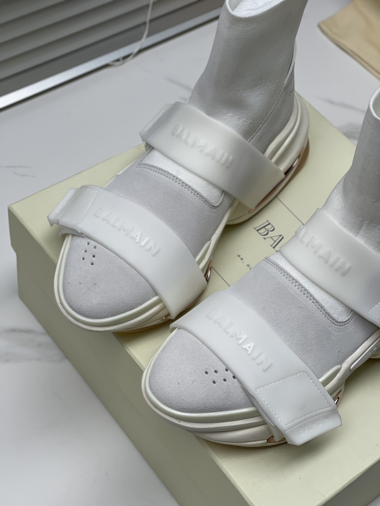 Balmain’s Top 2023 Edition: Super-Cool Shoes for Modern Fashionistas - 图片 6