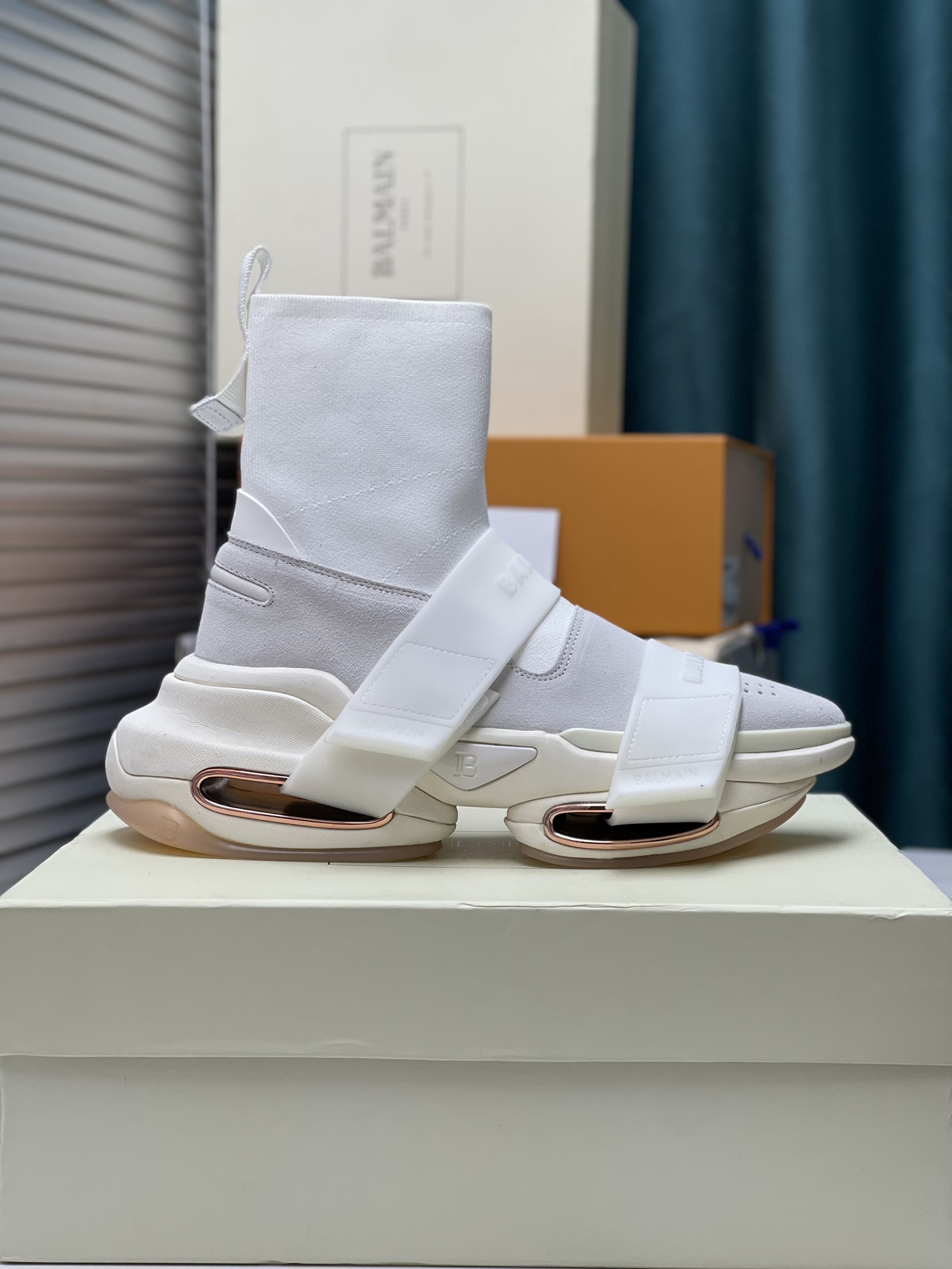 Balmain’s Top 2023 Edition: Super-Cool Shoes for Modern Fashionistas - 图片 9