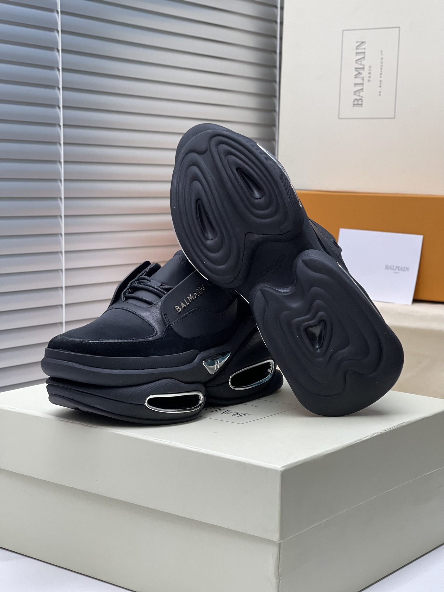 Exclusive Offer: Top Balmain 2023 Edition Shoes for 1,100 Couples - 图片 7