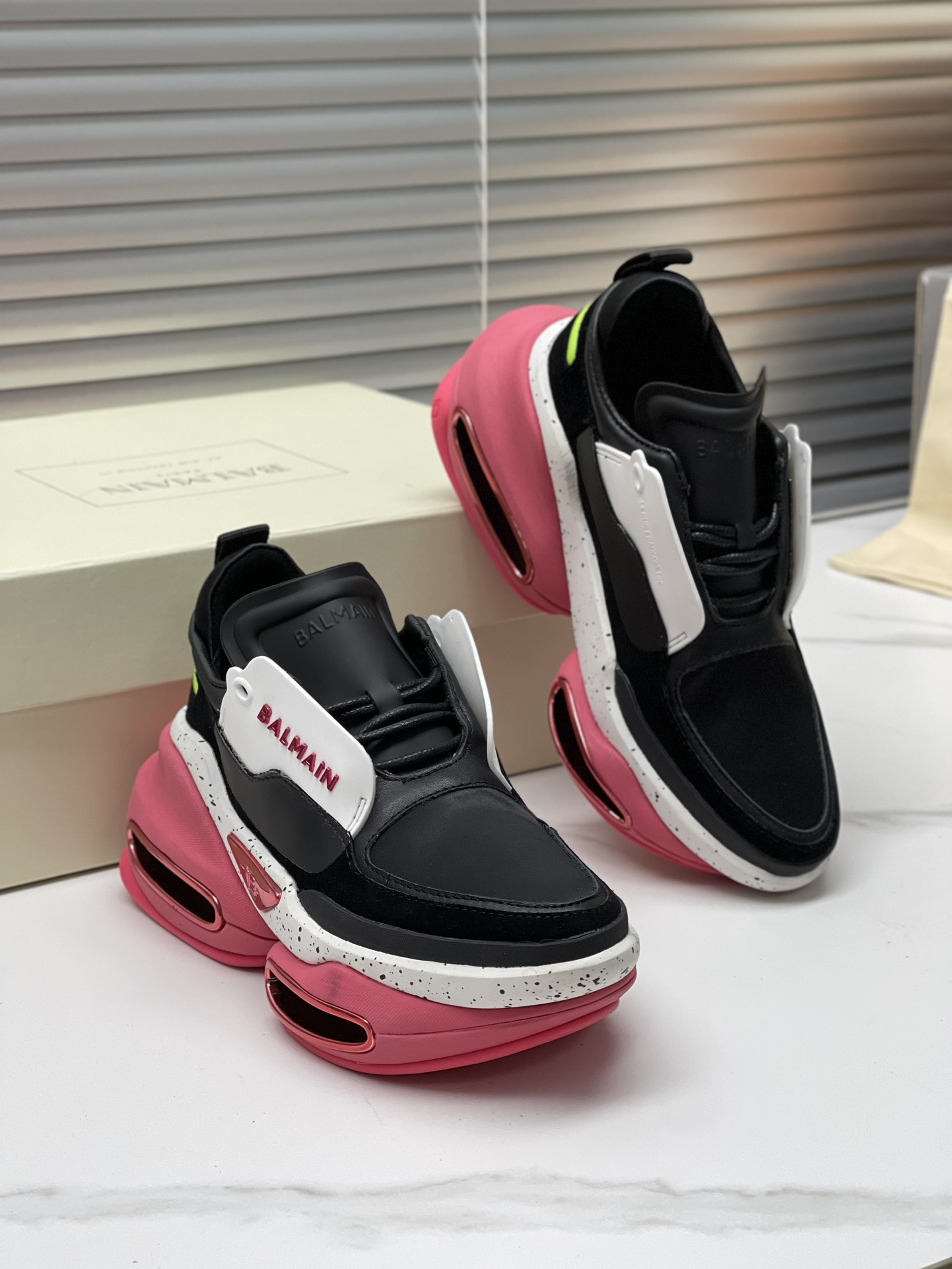 Top Balmain 2023 Edition: Super Cool Shoes for Modern Fashionistas - 图片 3