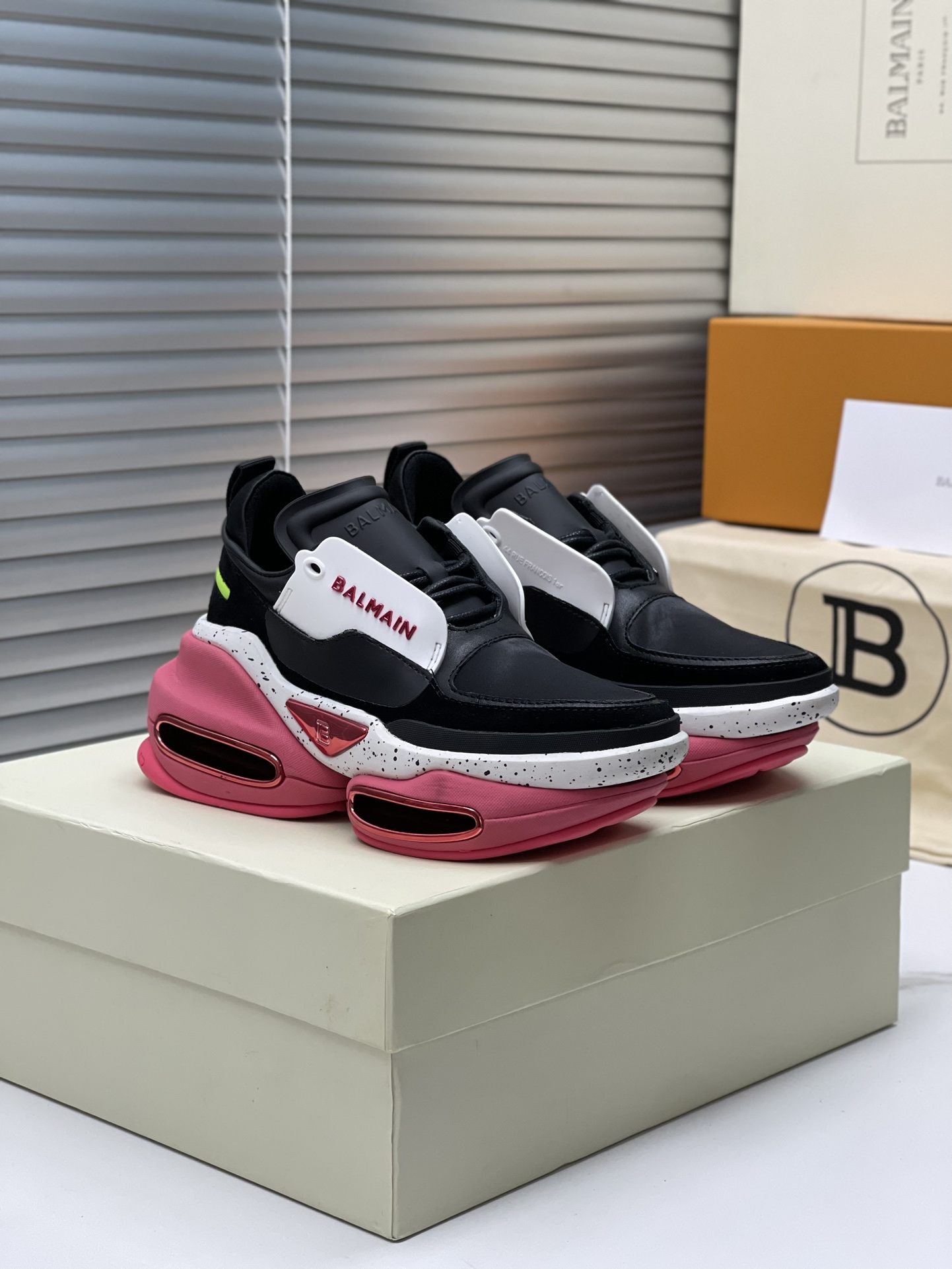 Top Balmain 2023 Edition: Super Cool Shoes for Modern Fashionistas - 图片 6