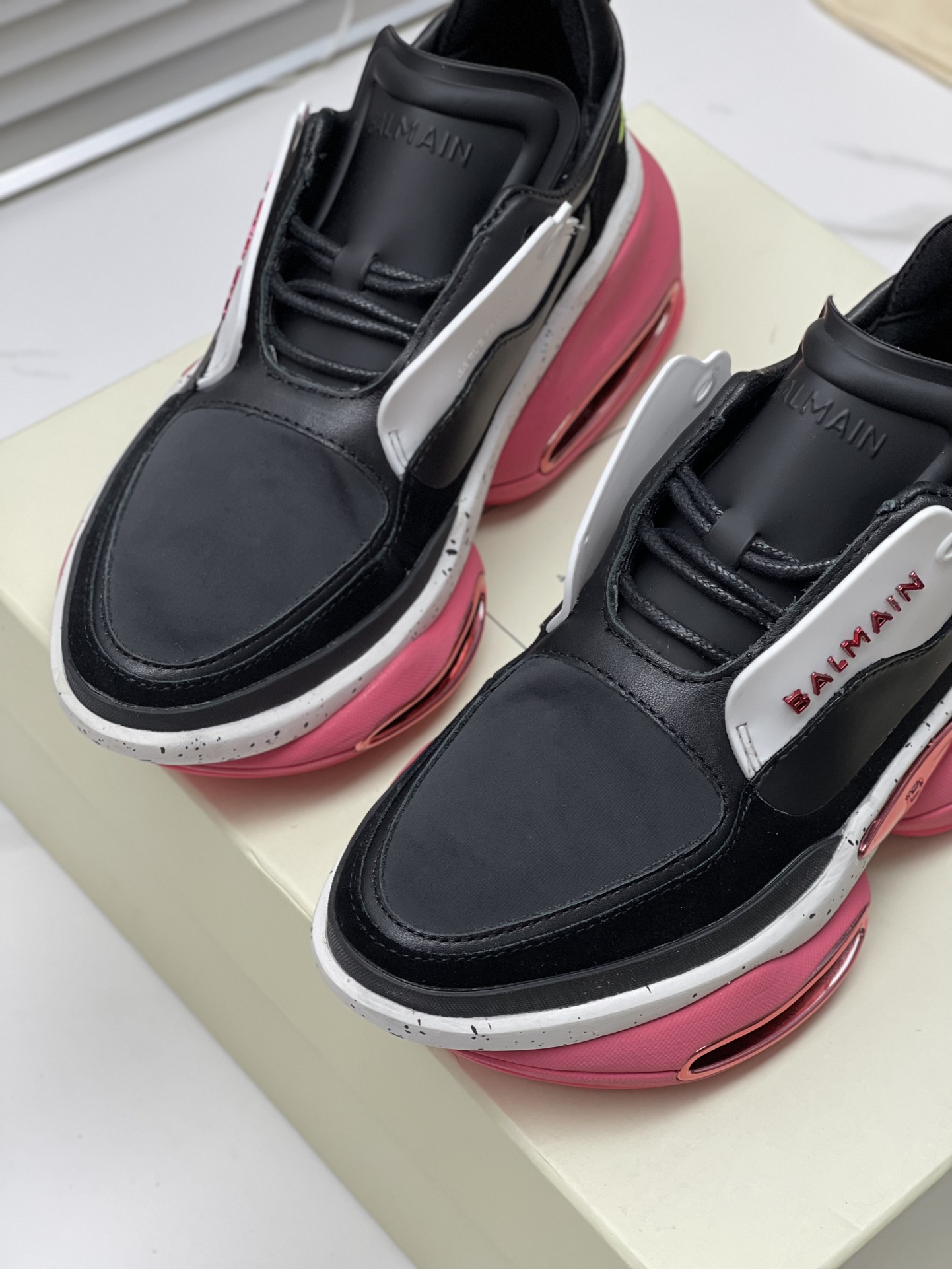 Top Balmain 2023 Edition: Super Cool Shoes for Modern Fashionistas - 图片 7
