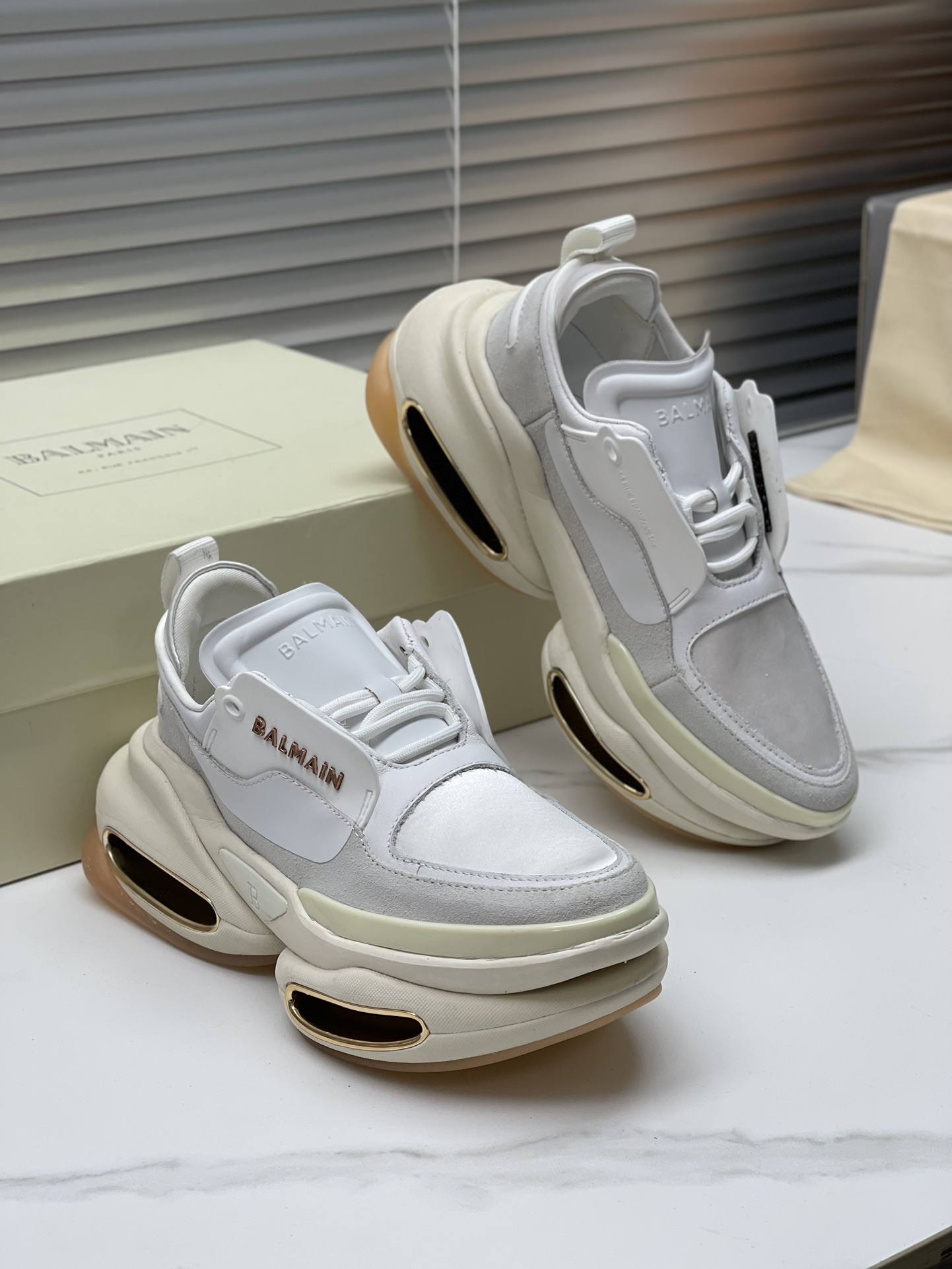 Exclusive Offer: Balmain’s Top 2023 Edition Shoes for 1,100 Fashionable Couples - 图片 3