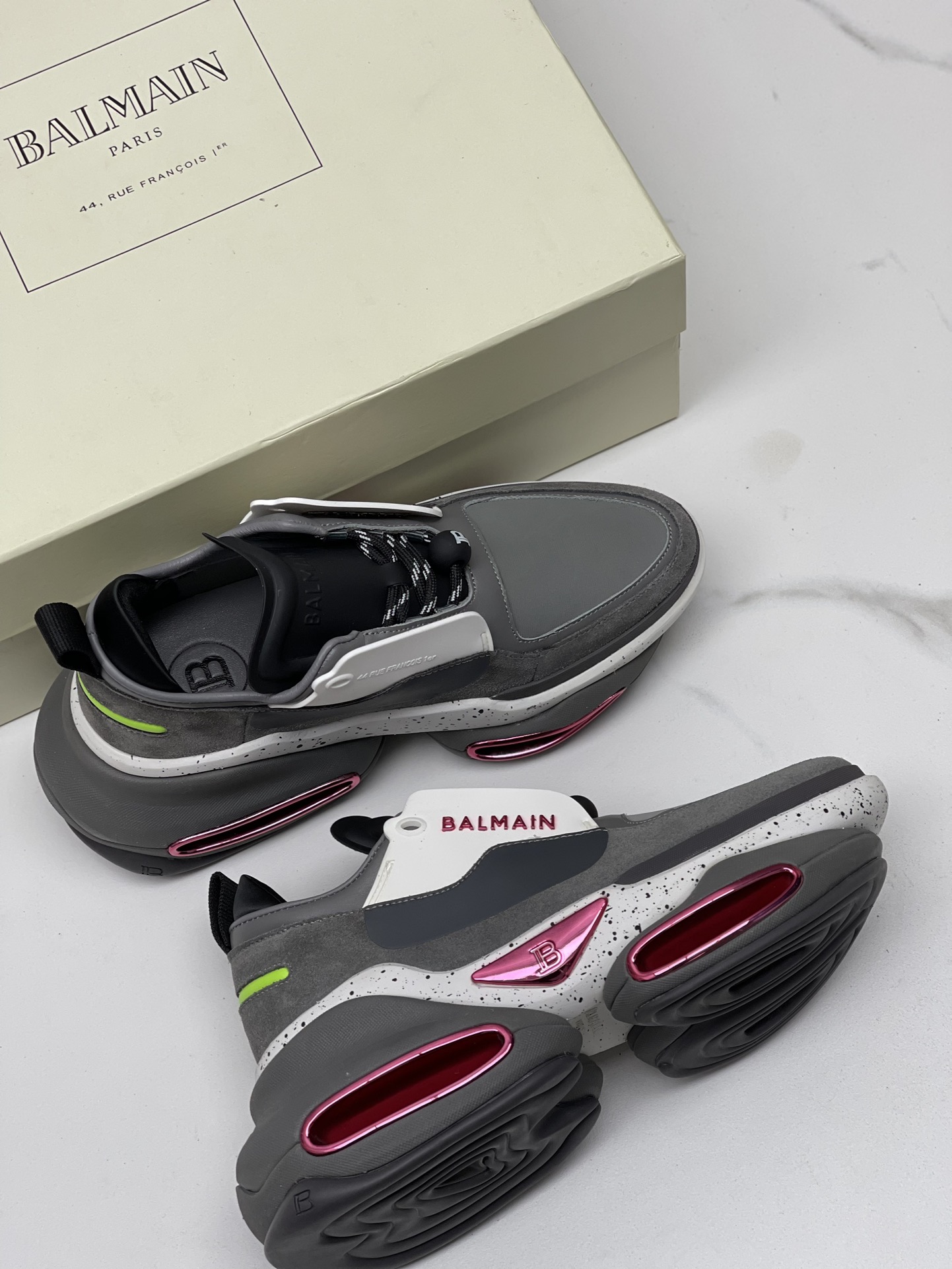 Exclusive Balmain Edition Shoes for Fashionable Couples: Top 2023 Designs with Modern Beauty - 图片 4