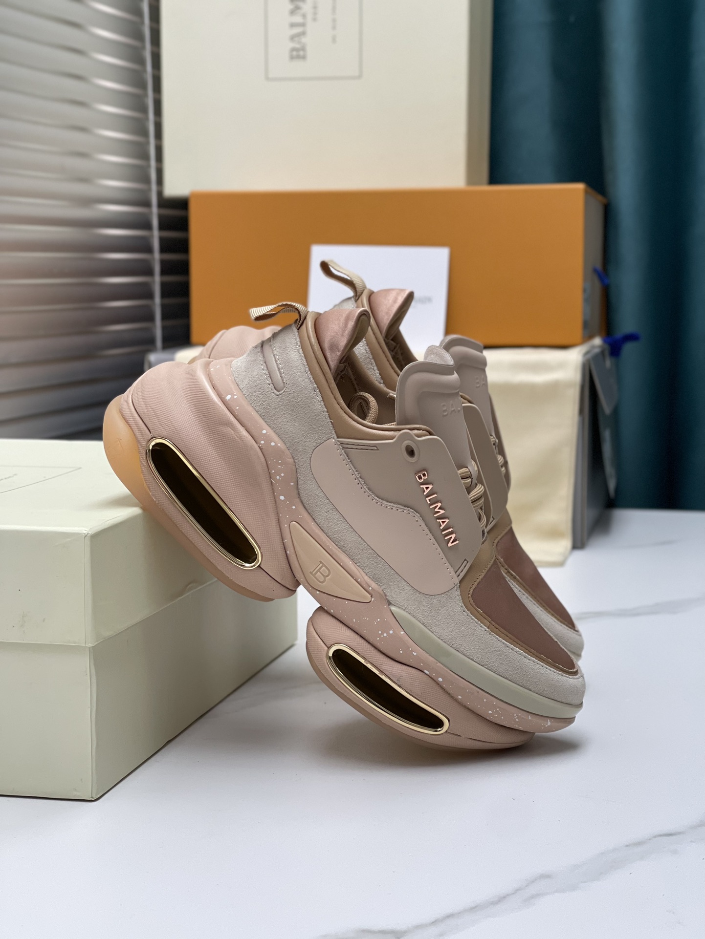 “Exclusive Offer: Top Balmain 2023 Edition Shoes for 1,100 Couples” - 图片 8