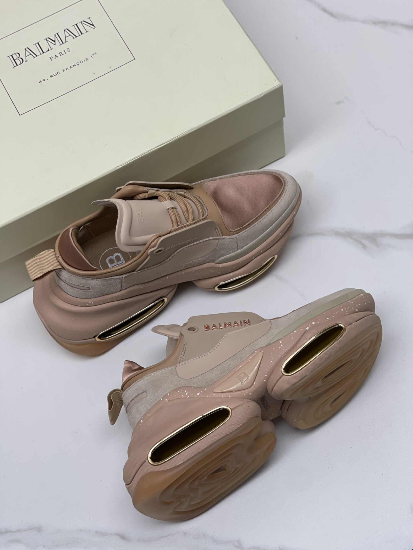 “Exclusive Offer: Top Balmain 2023 Edition Shoes for 1,100 Couples” - 图片 3