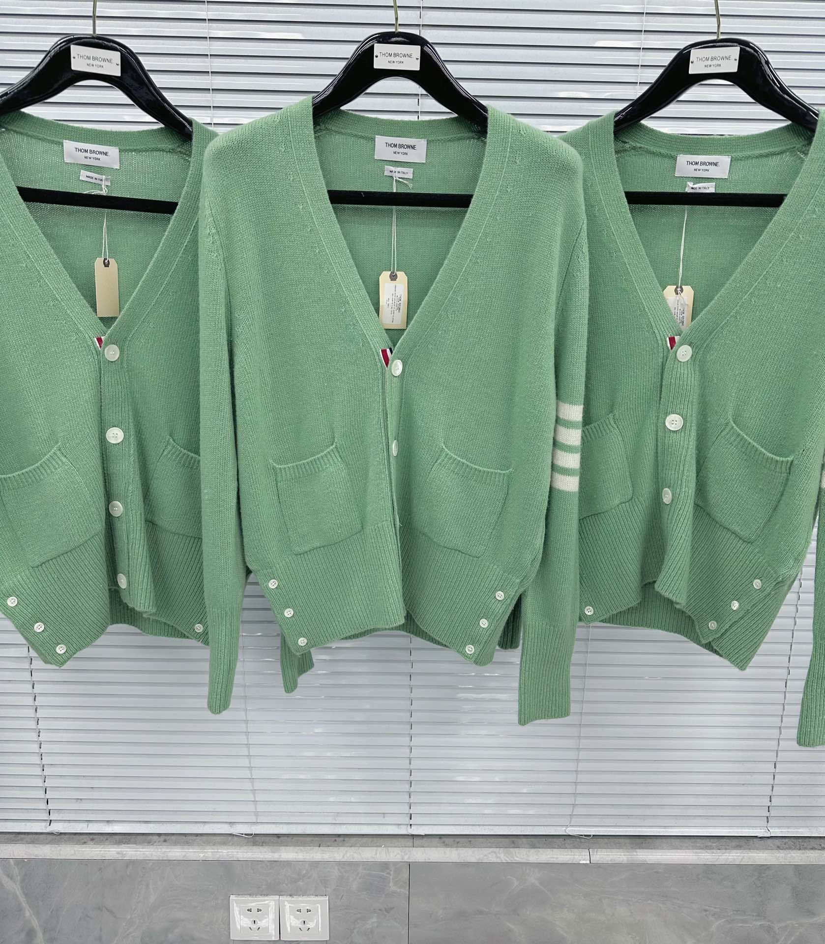톰브라운 여성 가디건 143032 Thom Browne Cardigan 상세 이미지 2