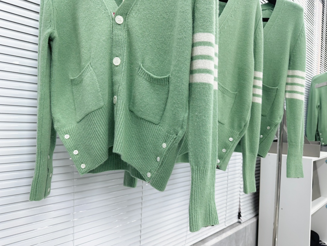 톰브라운 여성 가디건 143032 Thom Browne Cardigan 상세 이미지 6