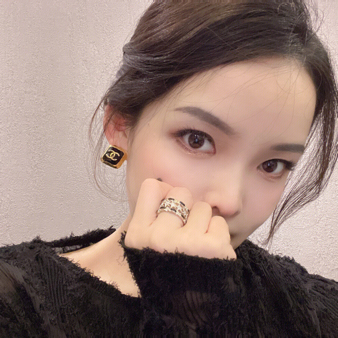 NO:635252,Timeless classic must-have, Cartier high-end jewelry19860909永不过时的经典必入,,卡迪亚高端饰品,Jewelry