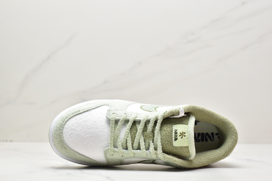 200 Dunk Low “Fleece” 白绿羊绒采用蓬松DQ7579-300