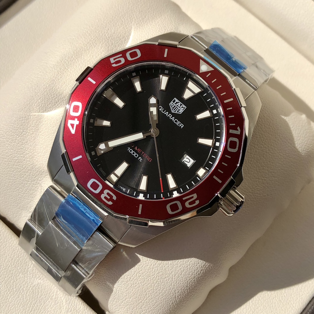 泰格豪雅竞潜系列石英表