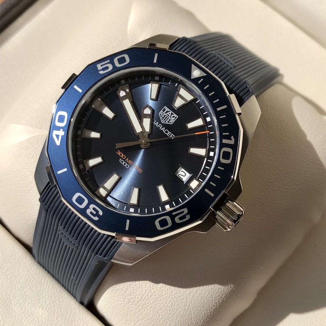 泰格豪雅竞潜系列石英表