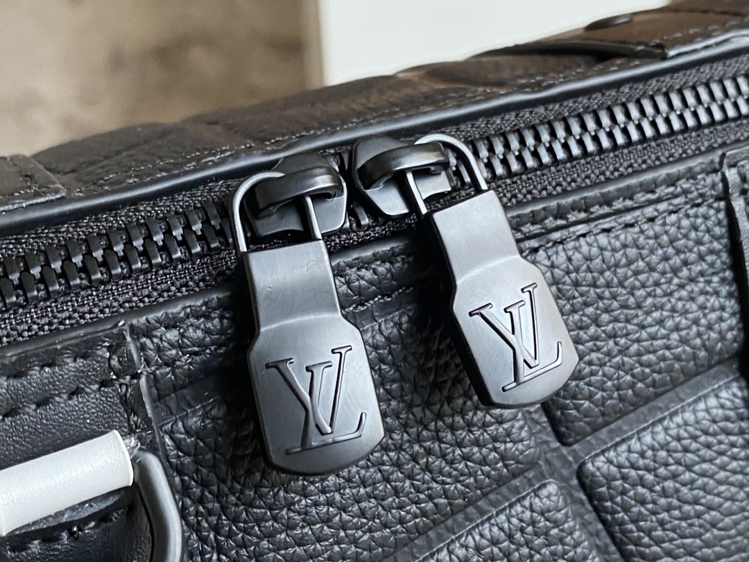 出厂 顶级 M21543黑色 男包枕头包系列 CITY KEEPALL 手袋 m21543 克色(字母)这款City 3