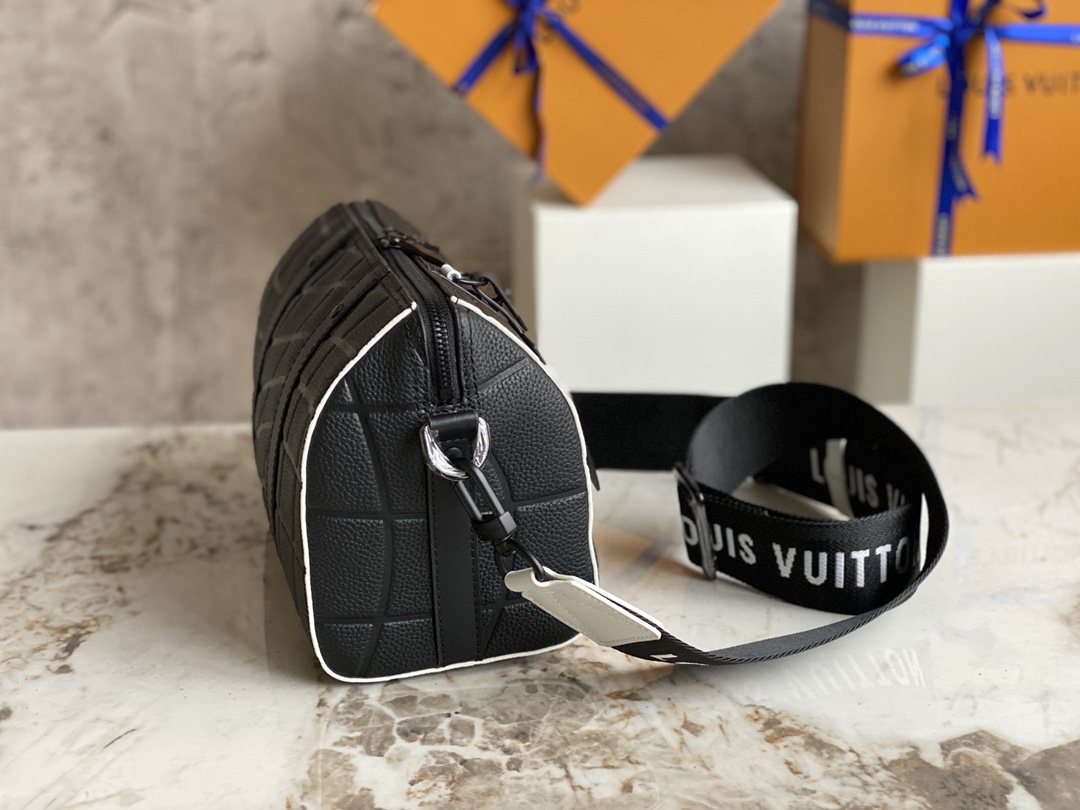 出厂 顶级 M21543黑色 男包枕头包系列 CITY KEEPALL 手袋 m21543 克色(字母)这款City 4