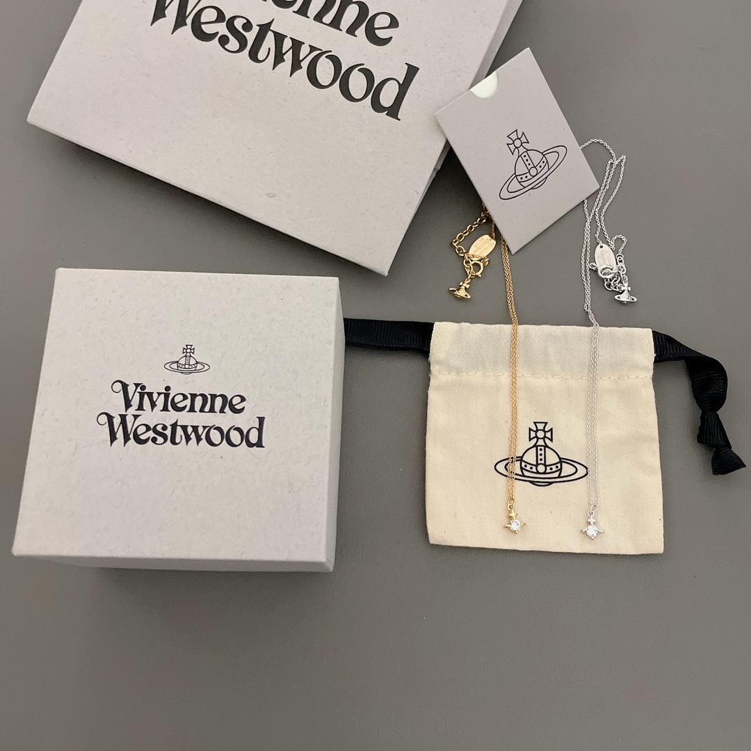 NO:635296,88160【vivi Mini Saturn Necklace】Z, baby, what is a happy planet? Come on, this is a happy planet!  Beautiful Saturn necklace, gold/silver two colors, sterling silver electroplated with gold!  It is highly recommended that you close your eyes and enter!  The pure crown ball is a classic symbol, and the shining rings of Saturn outline the future as the waves flow, opening up a new encounter with the future!  The diamonds on the Saturn are custom-made Swarovski rhinestones, which are made according to our family's consistent design, not the cheap diamonds that are readily available on the market!  When you get your hands on it, you can completely feel its texture, feel and luster. The rhinestone embellishment appears on the design of Saturn, adding a lot of cool and fashionable pretty looks, making the punk look a little girly at the same time, bringing with it a group of fashion fans!  It’s really beautiful, can be salty or sweet, pure or delicious!  Fall in love at first sight, definitely the leader in the 'practical + high-end' world, absolute yyds, absolute treasure, timeless Saturn, necklace, pure silver, gold plating, Cartier high-end jewelry1986090988160【vivi迷你小土星项链】Z ,宝宝,什么是快乐星球,来,这就是快乐星球！绝美土星项链,金/银两个颜色,纯银电镀金！重磅推荐闭眼入准没错！纯粹王冠球是经典的象征,闪耀土星环勾勒未来波光流转间,开启一场与未来的崭新际遇！土星上边的钻是定制的施华洛水钻,认准我们家一致zp,而非市面上随随便便用的廉价钻就做出来的！拿到手完完全全可以感受到它的质感,手感,光泽感超nice用水钻的点缀出现在土星的设计上,增添不少冷艳时髦的俏丽模样,使得朋克同时又有点小少女,自带一群时尚粉！真的敲好看,可盐可甜,可纯可欲！一眼便钟情,绝对是“实用+高级”界的杠把子,绝对的yyds,绝对的宝藏永不过时的土星,,necklace,pure silver,gold plating,卡迪亚高端饰品,Jewelry