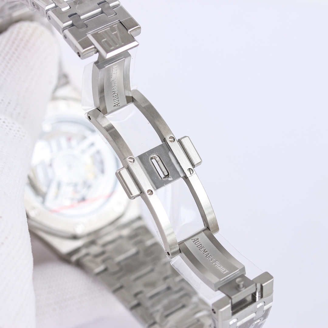 Audemars Piguet 50th Anniversary Ref. 1550STA Green Dial Review and Features - 图片 8