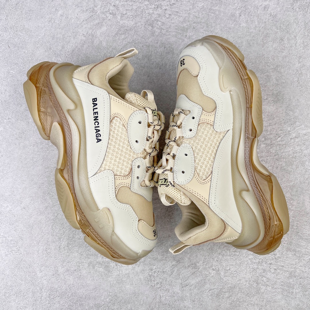 图片[3]-💰400 ＃VG零售版 BALENCIAGA Triple S Clear Sole Sneaker 巴黎世家复古透明气垫运动鞋 黑色做旧 全套原纸板楦头开发 最原汁原味的灵魂版型 全鞋荧光划线卡点 胶水把控整洁度追求极致完美 每一双都是工艺品 多重QC质检 超越公司货的品控标准 实实在在的免检产品 原盒原配 正确字体电绣 粗细、位置、大小正确 侧边TPU 透气孔匹配意产原版 正确气垫分离大底 TPU软底 原版一致大底LOGO 立体感十足 原厂皮料水洗做旧 采购原厂网纱 小牛皮 小羊皮和网眼 复杂的三层外底 采用Clear Sole技术将TPU注入鞋底内部可产生气泡 以提供更多舒适感 更轻的鞋子和减震效果 脚趾边缘绣有尺寸 侧面绣有徽标 背面压印徽标 舌头上的Triple S橡胶品牌 2个鞋带环 包括1个功能环 运动系带系统 带12个织物孔眼 双色鞋带让人想起远足靴的鞋带 后部拉环和舌头拉环 水洗效果 打造老旧外观 正常尺码 Size：35 36 37 38 39 40 41 42 43 44 45 46 编码：by4936070-运动鞋