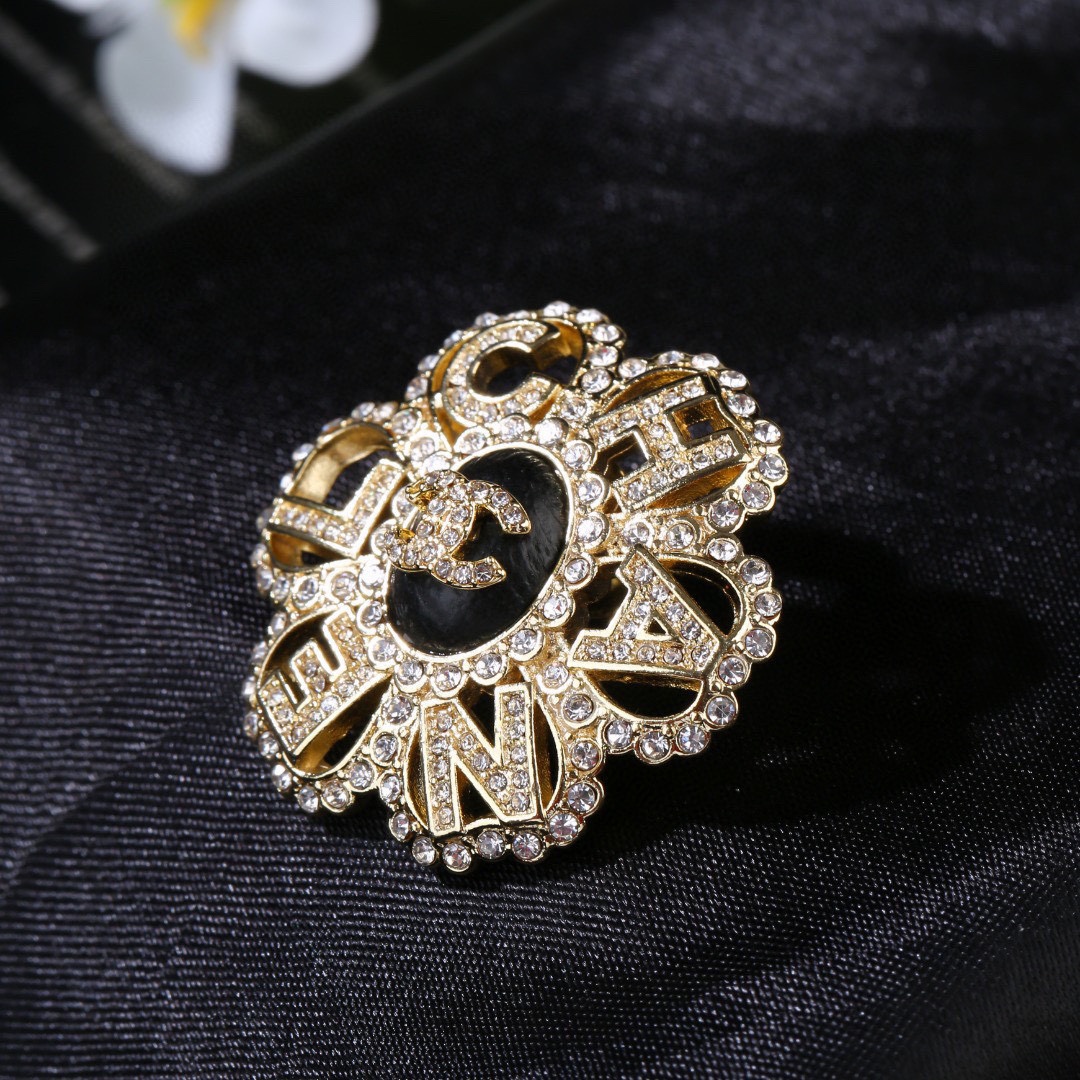 小香Chanel秋冬系列花辫花朵钻石