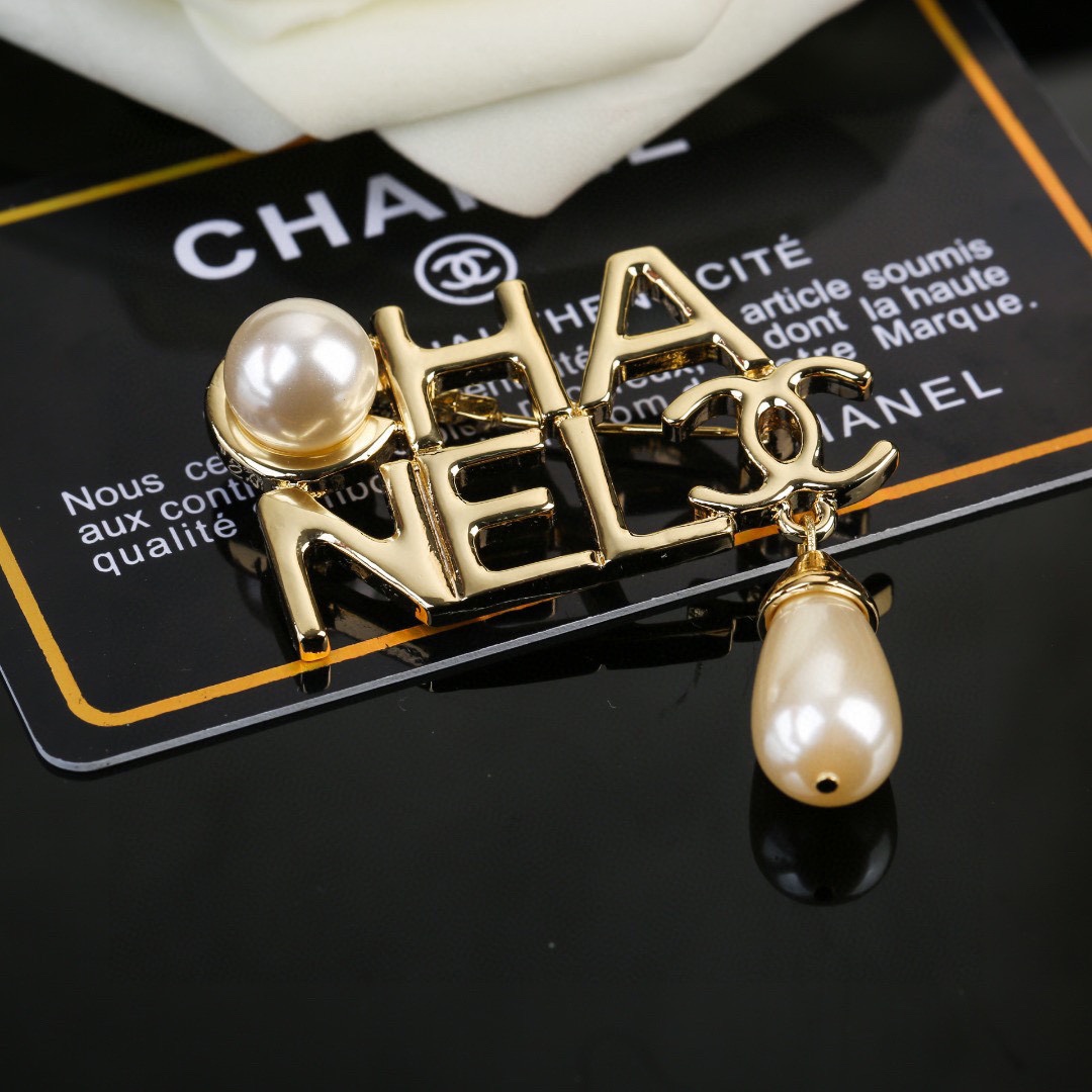 Chanel Jewelry Brooch Fall/Winter Collection