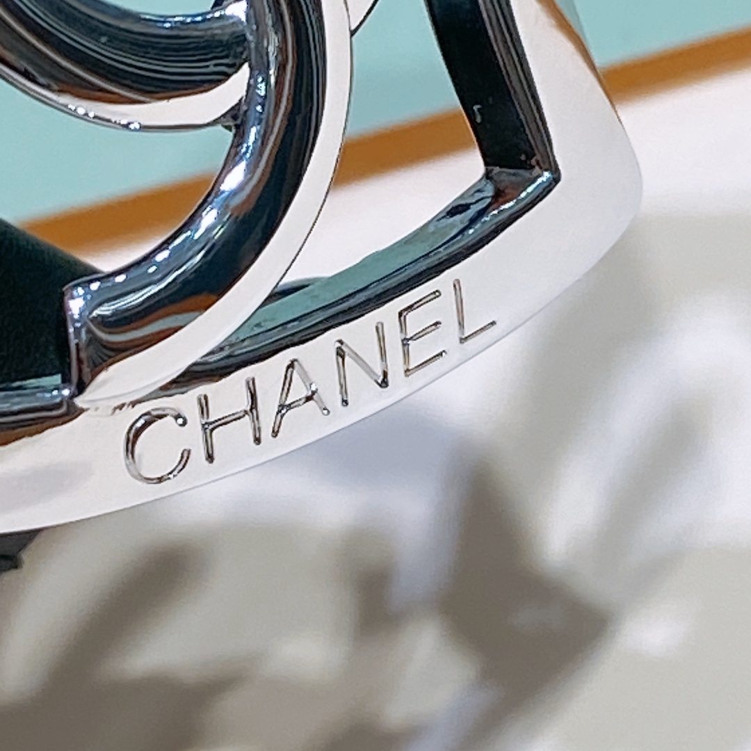 Chanel logo 爱心cc扣 黄铜金色金属 3.0cm精品 小牛皮腰带 手感极佳 典雅 欧码75、80、85、90