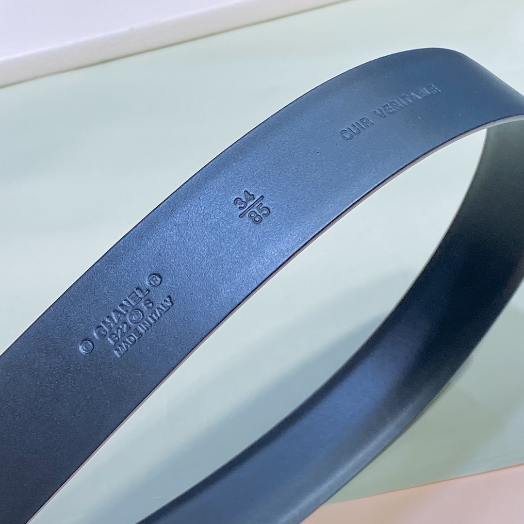 Chanel logo 爱心cc扣 黄铜金色金属 3.0cm精品 小牛皮腰带 手感极佳 典雅 欧码75、80、85、90