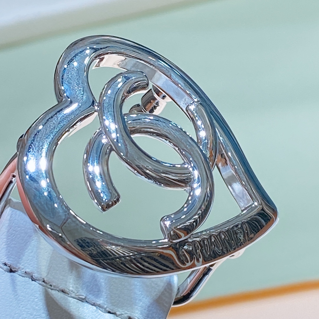 Chanel logo 爱心cc扣 黄铜金色金属 3.0cm精品 小牛皮腰带 手感极佳 典雅 欧码75、80、85、90