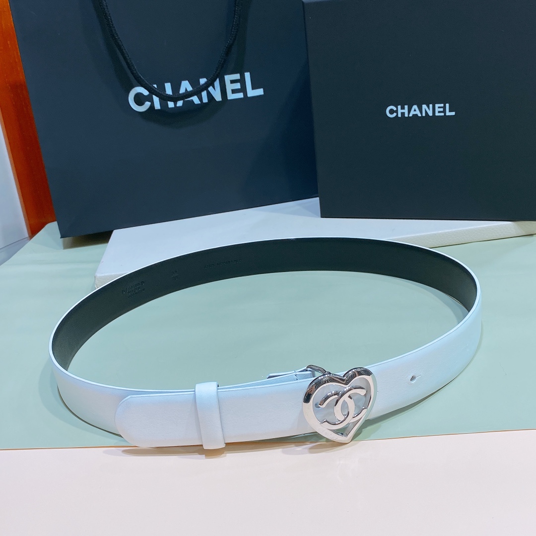 Chanel logo 爱心cc扣 黄铜金色金属 3.0cm精品 小牛皮腰带 手感极佳 典雅 欧码75、80、85、90 Chanel logo 爱心cc扣 黄铜金色金属 3.0cm精品 小牛皮腰带 手感极佳 典雅 欧码75、80、85、90