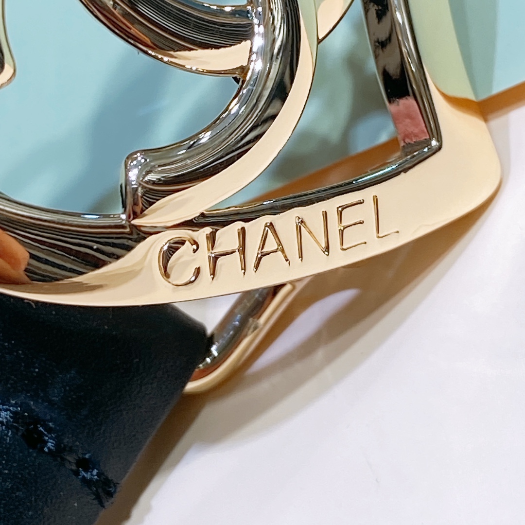 Chanel logo 爱心cc扣 黄铜金色金属 3.0cm精品 小牛皮腰带 手感极佳 典雅 欧码75、80、85、90