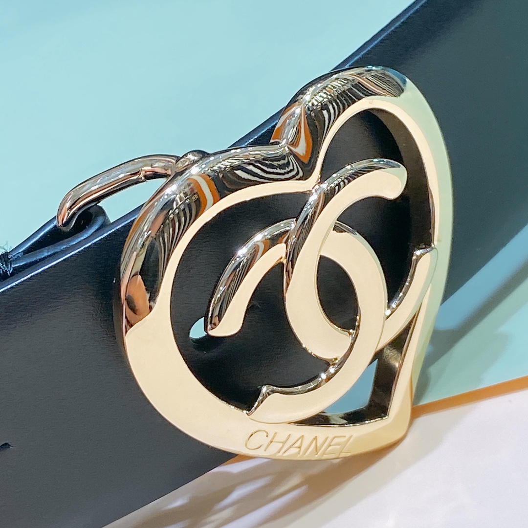 Chanel logo 爱心cc扣 黄铜金色金属 3.0cm精品 小牛皮腰带 手感极佳 典雅 欧码75、80、85、90
