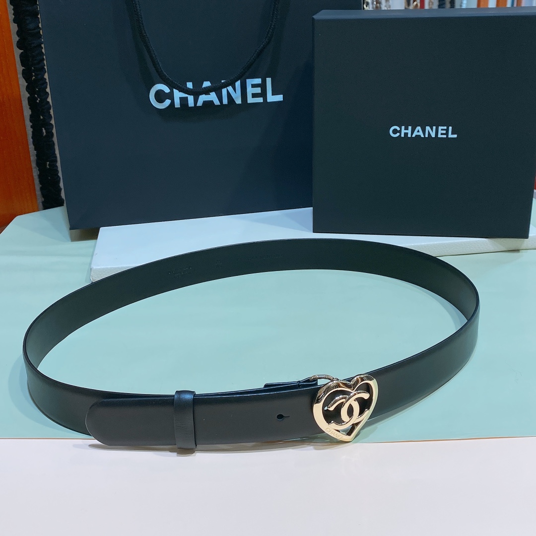 Chanel logo 爱心cc扣 黄铜金色金属 3.0cm精品 小牛皮腰带 手感极佳 典雅 欧码75、80、85、90 Chanel logo 爱心cc扣 黄铜金色金属 3.0cm精品 小牛皮腰带 手感极佳 典雅 欧码75、80、85、90