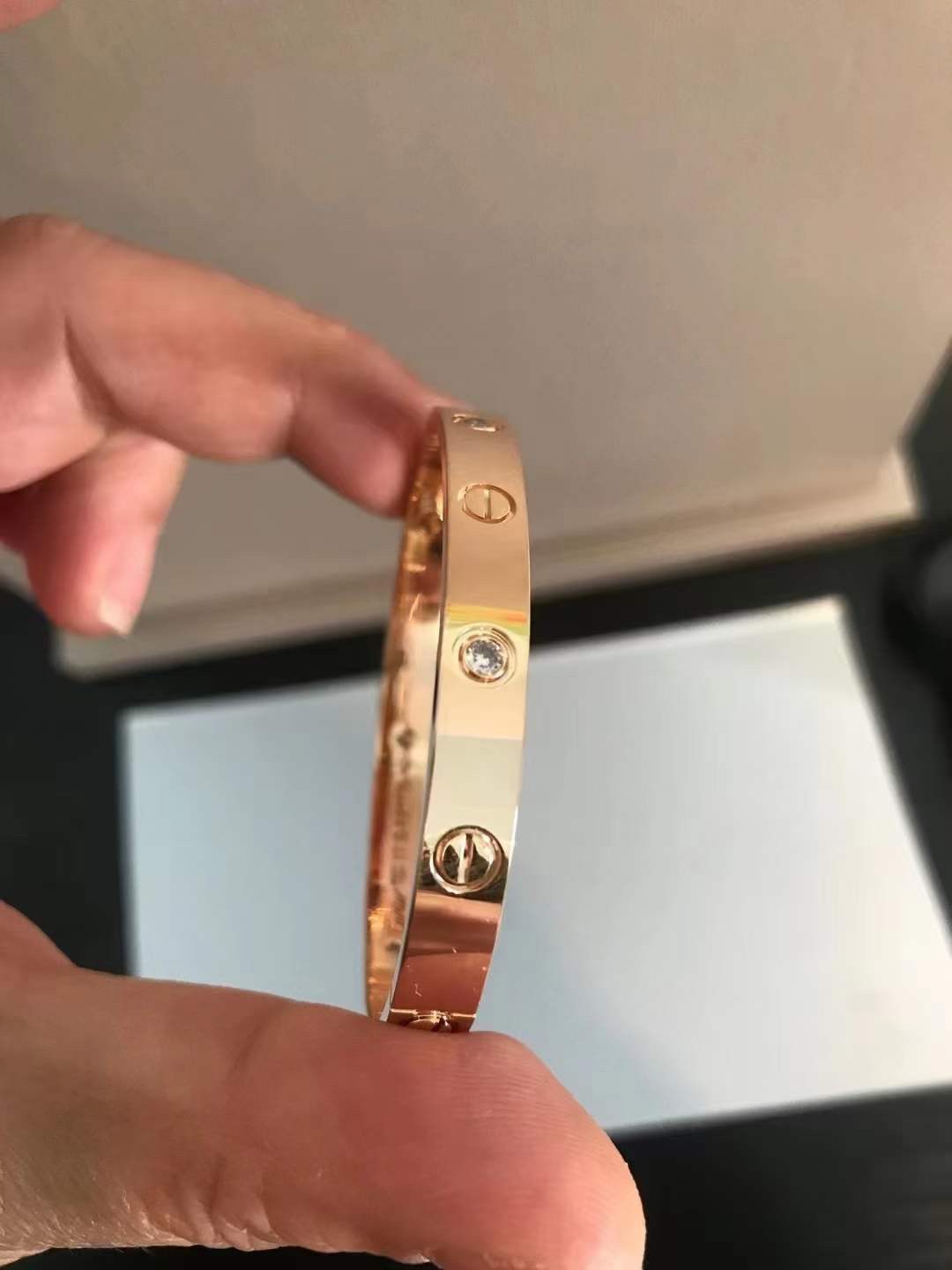 Cartier 卡地亚Cartier 经四典钻 宽版love情款侣手镯