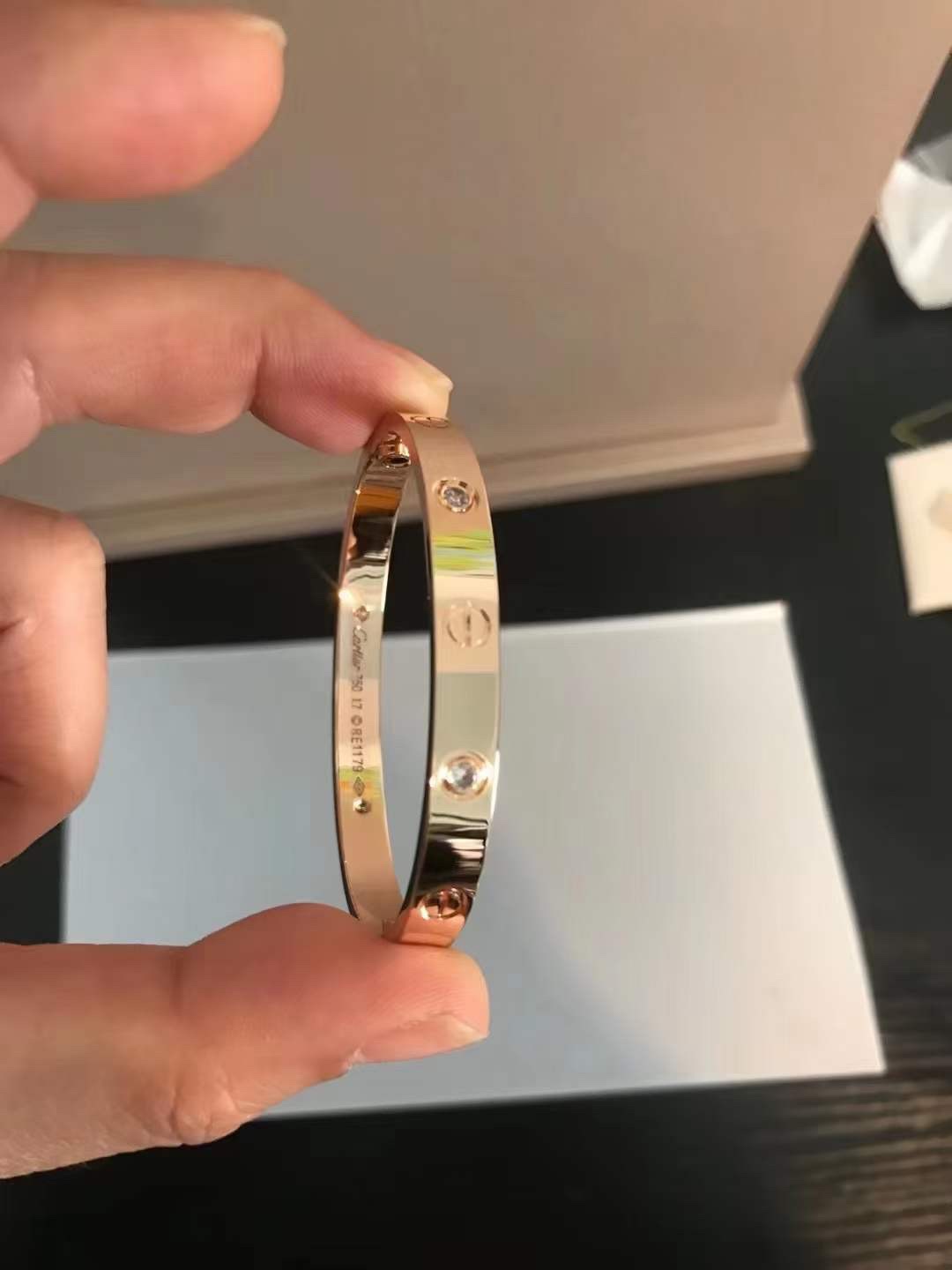 Cartier 卡地亚Cartier 经四典钻 宽版love情款侣手镯