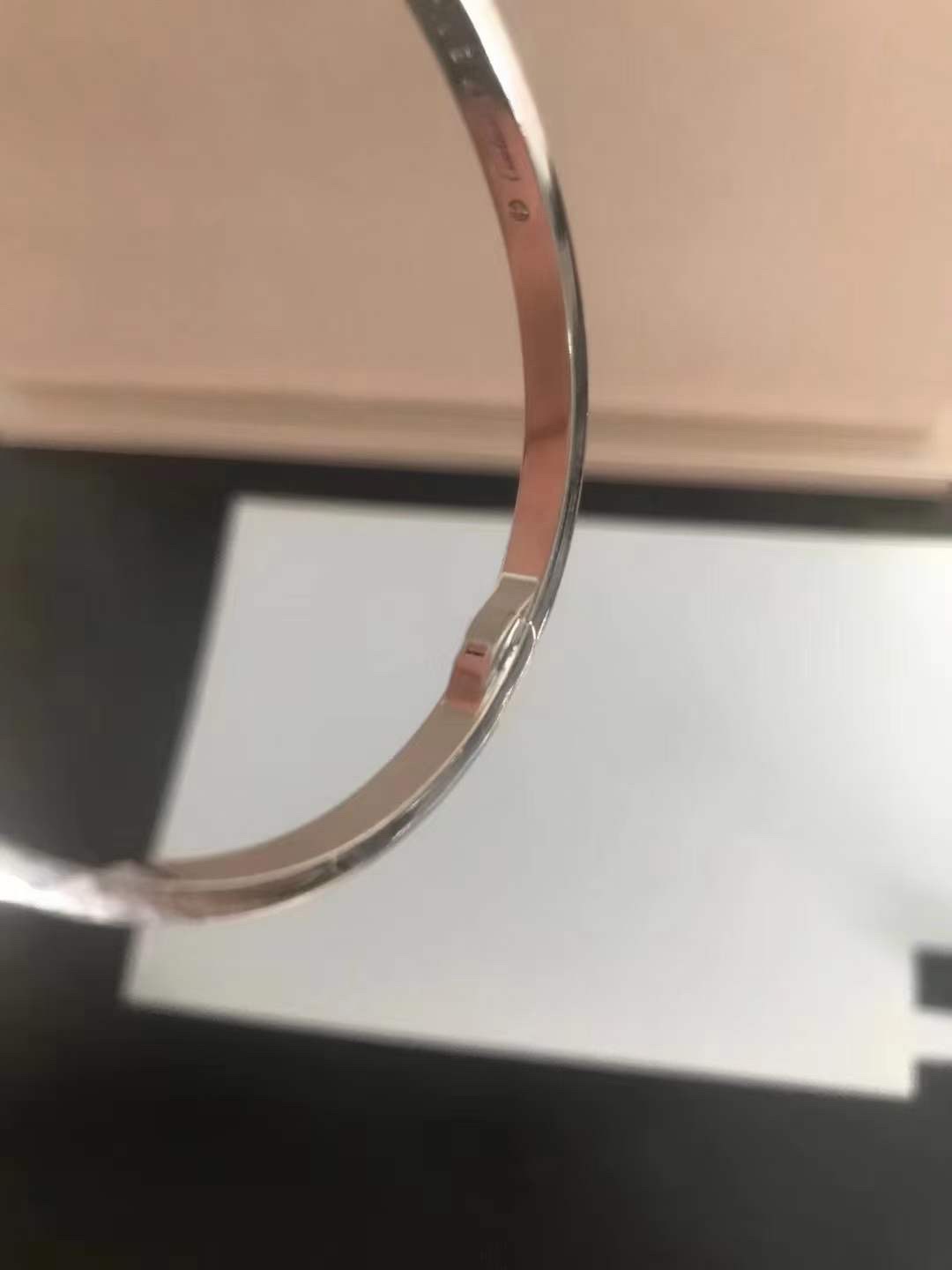 Cartier 卡地亚Cartier 款窄版满天星love手镯