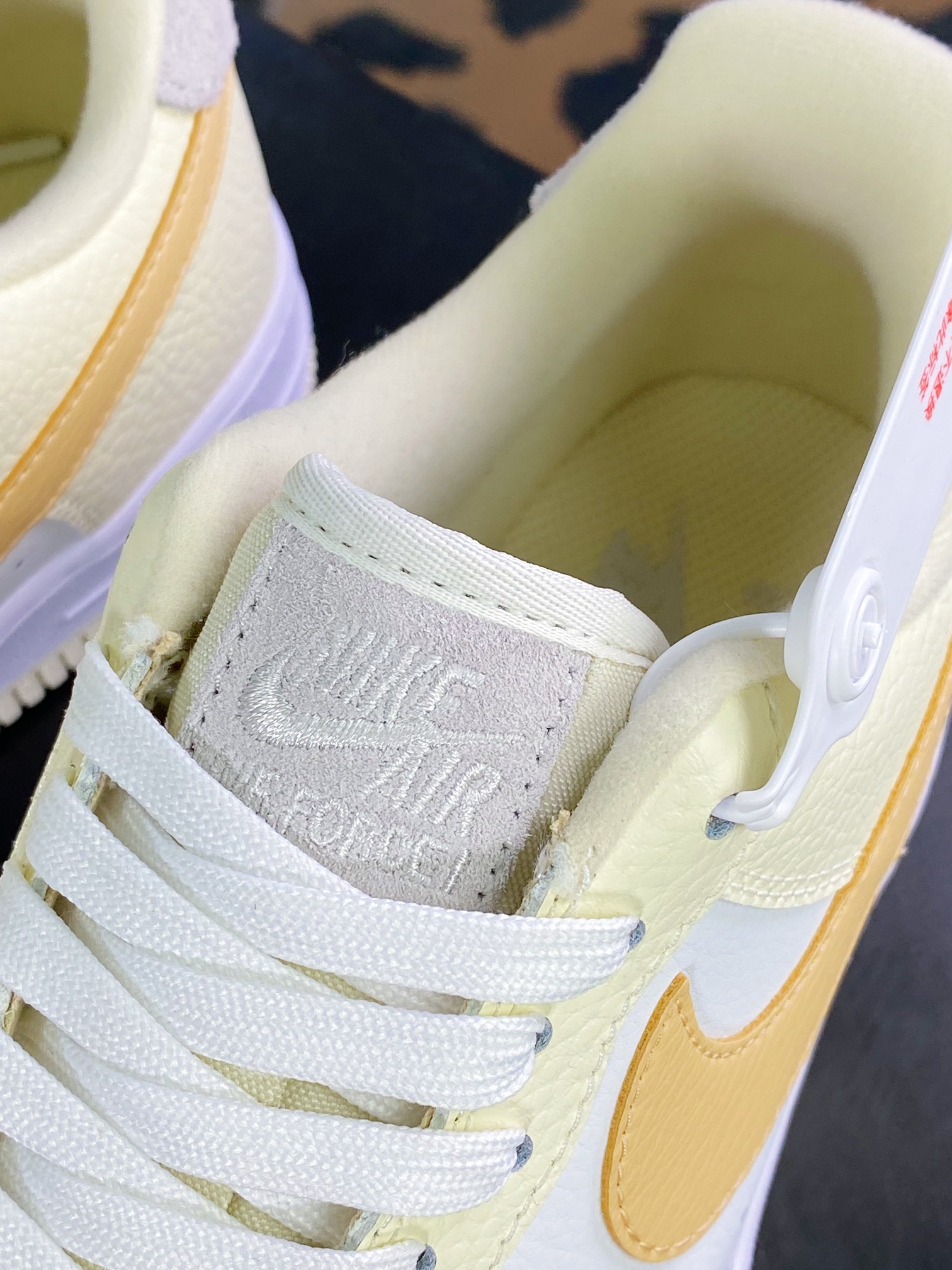 200 Wmns Air Force 1’07 QS”Coconut Milk”空军一号DX8953-100