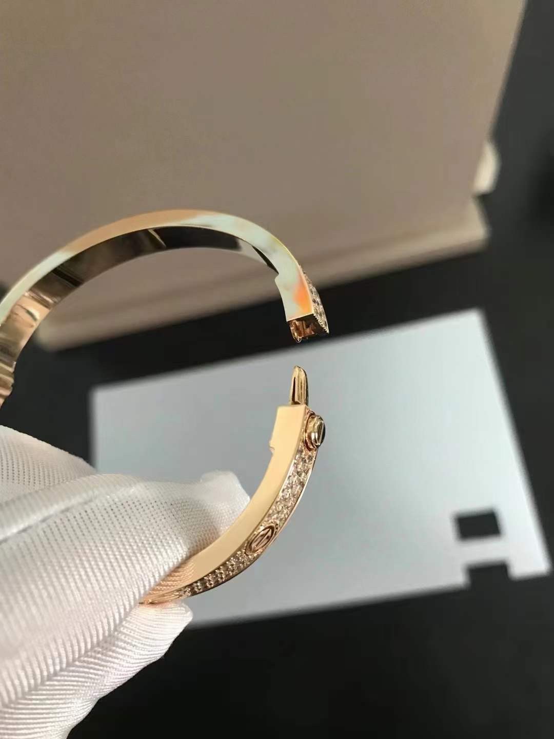 Cartier Cartier/卡地亚 款宽版满天星手镯