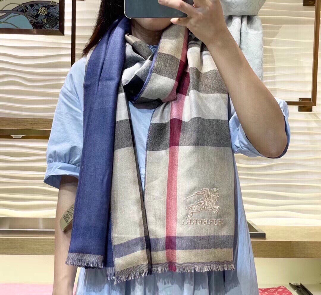 Burberry Replica
 Scarf Buy 1:1