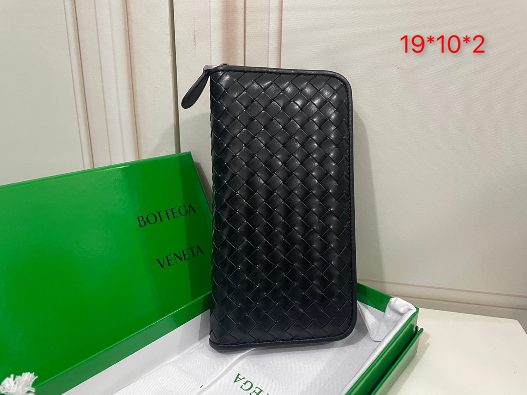 Bottega Veneta Intrecciato Leather Long Zip Wallet