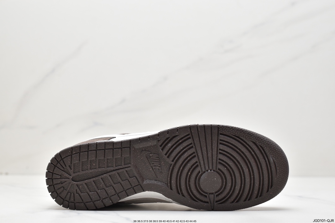 180 Nike Dunk Low SE 85 此款Nike Dunk Low采用绒面革材质DO9457-100
