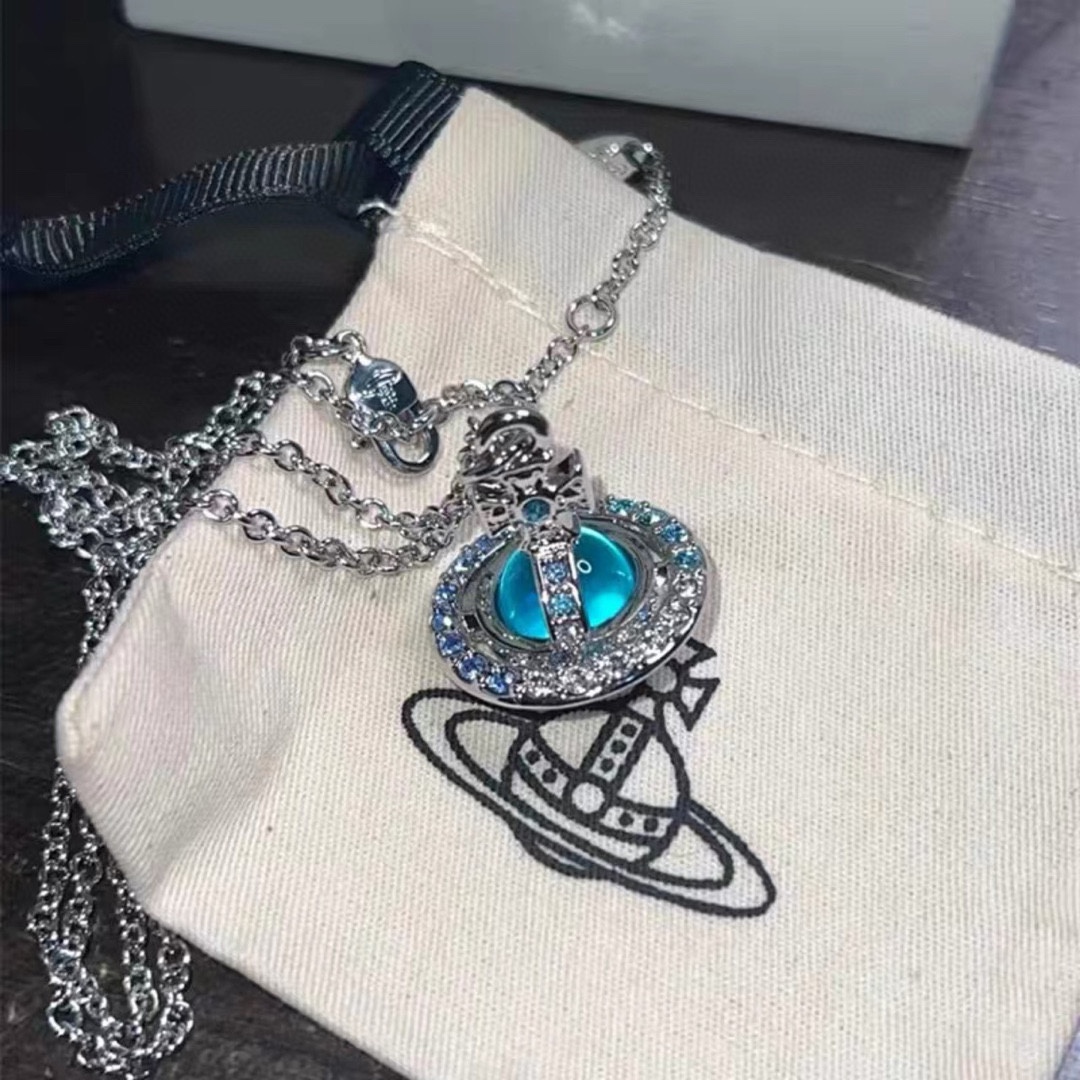 NO:103483,High quality vivienne westwood Queen Mother Vivian Saturn earring necklace!  British fashion designer, mother of punk in fashion!  Fashionable and trendy style, powerful quality, super beautiful design!  The simple and elegant embroidery logo is exquisite. There is no need to worry about not looking good because of the new design of classic elements!  The perfect choice for gifts, fully showing the personality style. The quality is very high, the whole jewelry gives people a big brand aura and is very exquisite, making the whole person's level improves several levels, definitely worth buying, Queen Mother's necklace, earrings, necklace19860909高品质vivienne westwood西太后薇薇安土星耳环项链！英国时装设计师,时装的朋克之母！时尚潮流风格,品质强大,超美的设计！简约大气刺绣Logo精致这个款不用担心不好看,因为经典的元素洋气的新设计！赠礼的完美之选,充分展现个性风范.品质非常整个首饰给人大牌气场的同时又非常精致,让整个人的层次提升好几个level绝对值得入手,西太后项链,earrings,necklace,Jewelry