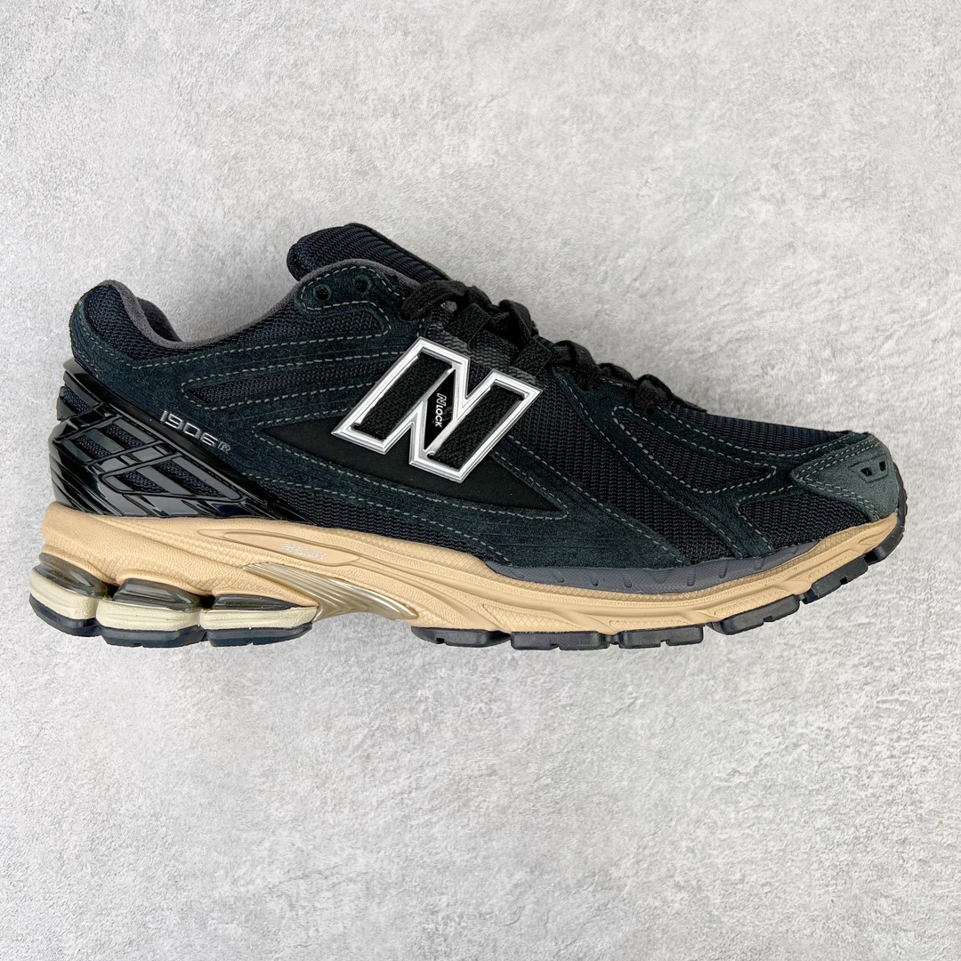 💰240 ＃M纯原 新百伦NB New Balance M1906RK 黑色 全套原楦原纸板原厂数据开发 进口三明治网面 原装进口皮料正确绒感卡色 正确中底拉帮中底网布细节 原厂标裁 带紫光防伪 定制后跟透明水晶模块 冲裁组合 大底贴合程度胶水上色把控完美 整洁度挑战全网艺术家 多道序QC把关品质完善 匠心打造 耗时两个月开发完成 工艺极其复杂难度可想而知 新开独立私模大底 全网唯一正确六层组合大底 高端零售专供产物 Size：36 37 37.5 38 38.5 39 40 40.5 41 42 42.5 43 44 45.5 46.5 47 编码：by3936010-运动鞋