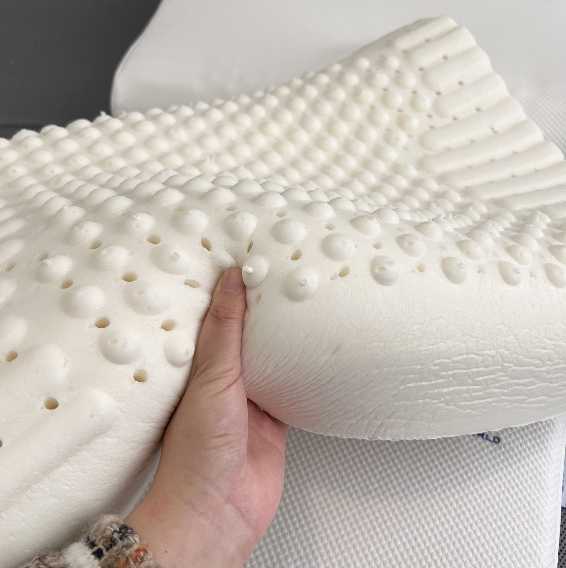 Recommend this latex pillow for youThere's no need to hesitate. Nowadays - Home&Textlile 2