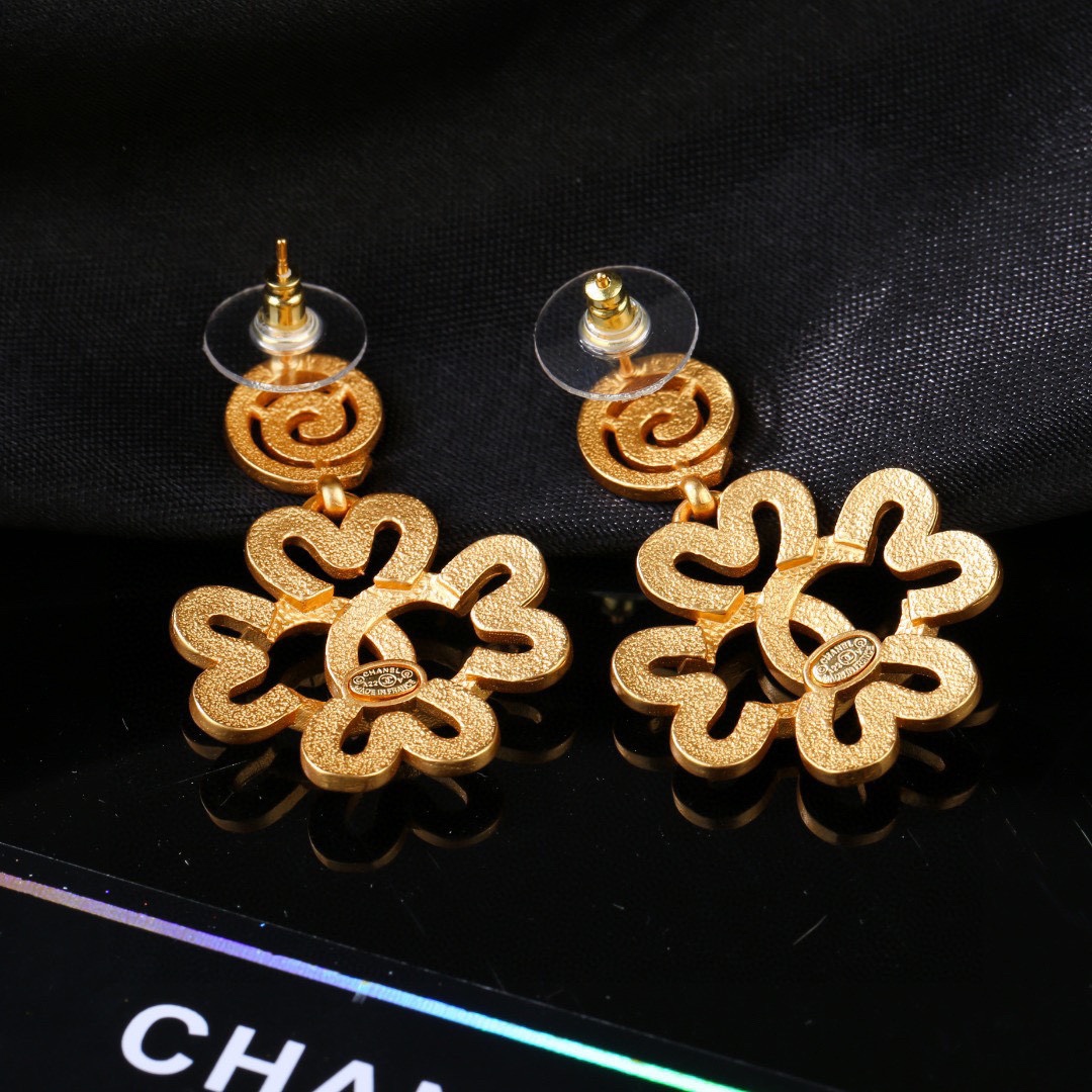 Chanel 复古金属中古耳环 简约风格超级大气 小香双c耳钉 代购级别 黄铜材质