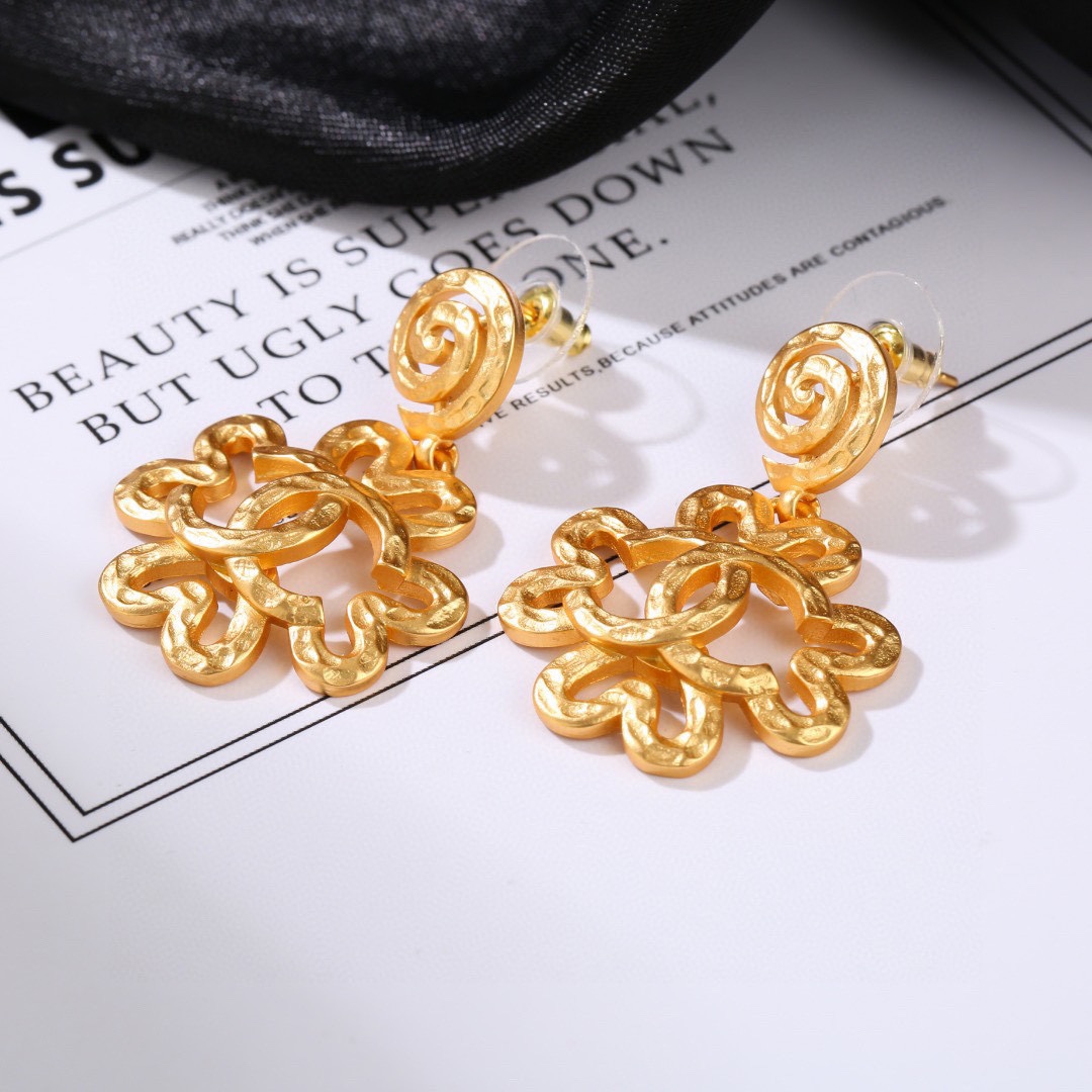 Chanel 复古金属中古耳环 简约风格超级大气 小香双c耳钉 代购级别 黄铜材质