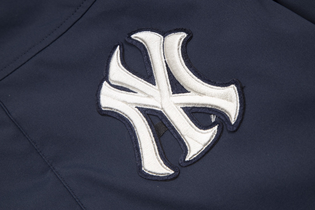 MLB 胸口刺绣LOGO毛领连帽羽绒服外套