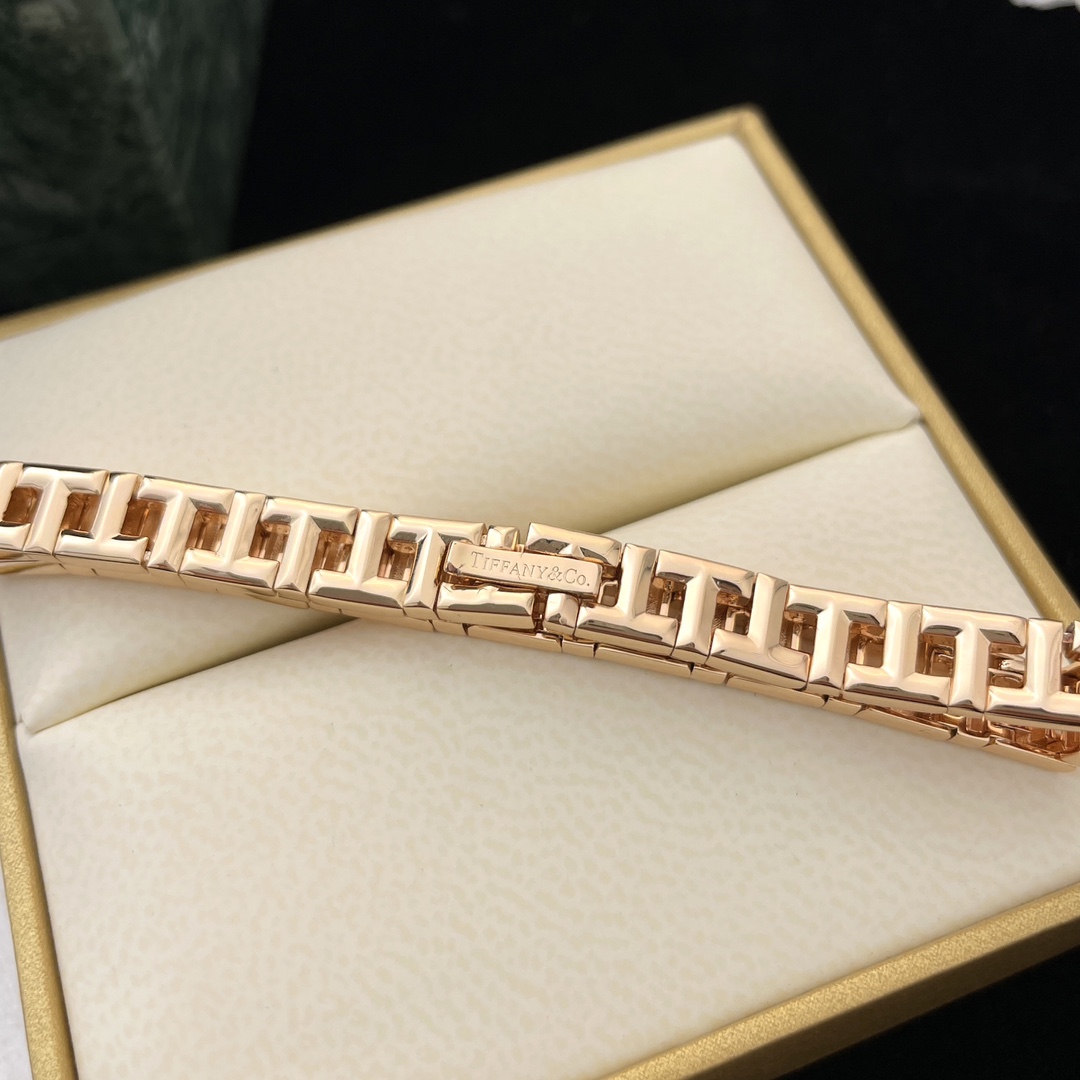 
美绝了！李佳琦同款T True系列手链（尺寸17.5cm）
T Two系列的手链 也太好看了叭，双链设