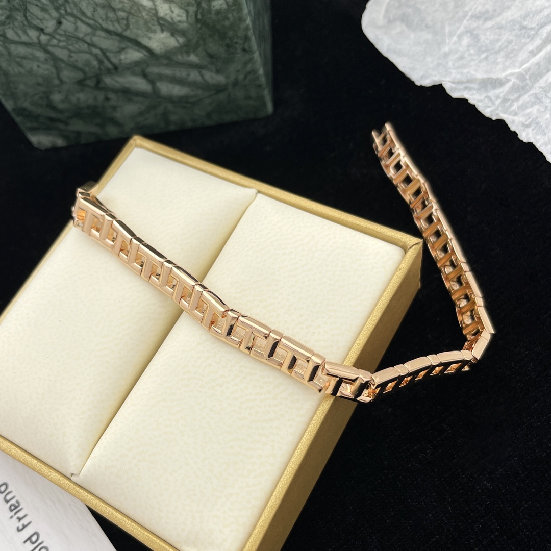 
美绝了！李佳琦同款T True系列手链（尺寸17.5cm）
T Two系列的手链 也太好看了叭，双链设