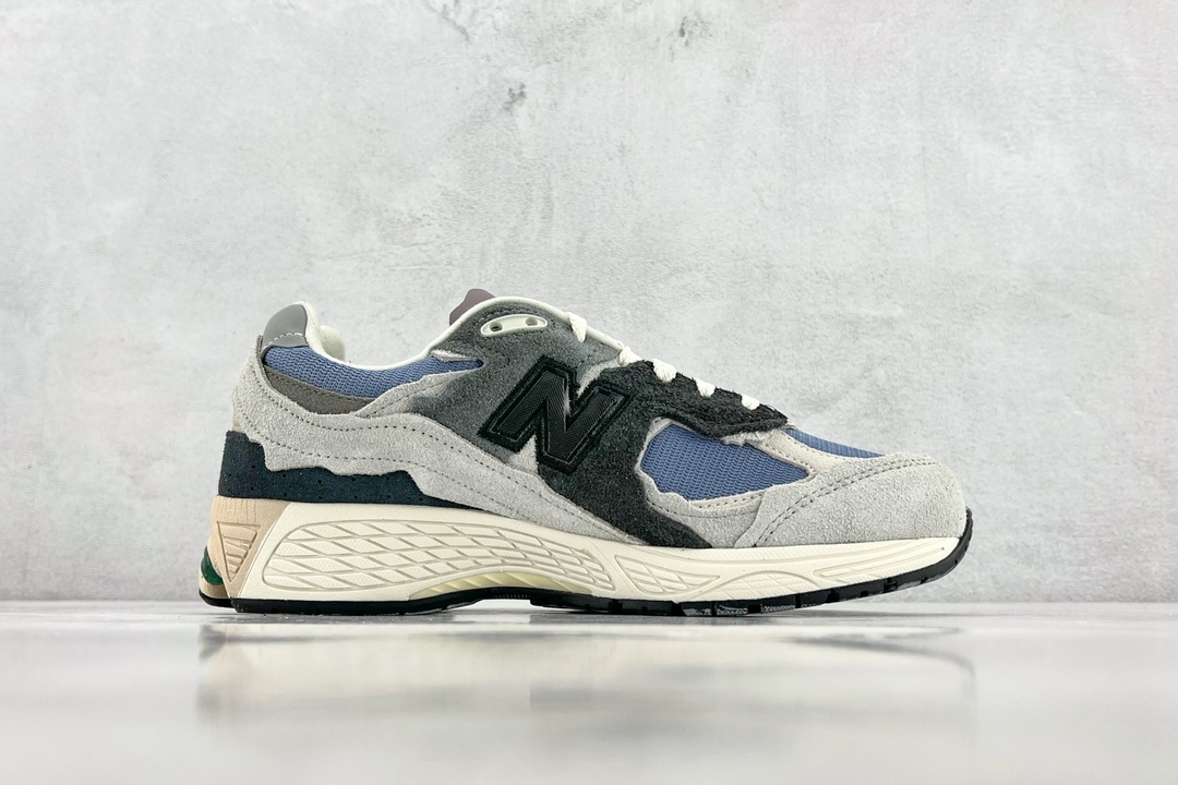 A版NewBalance2002R“